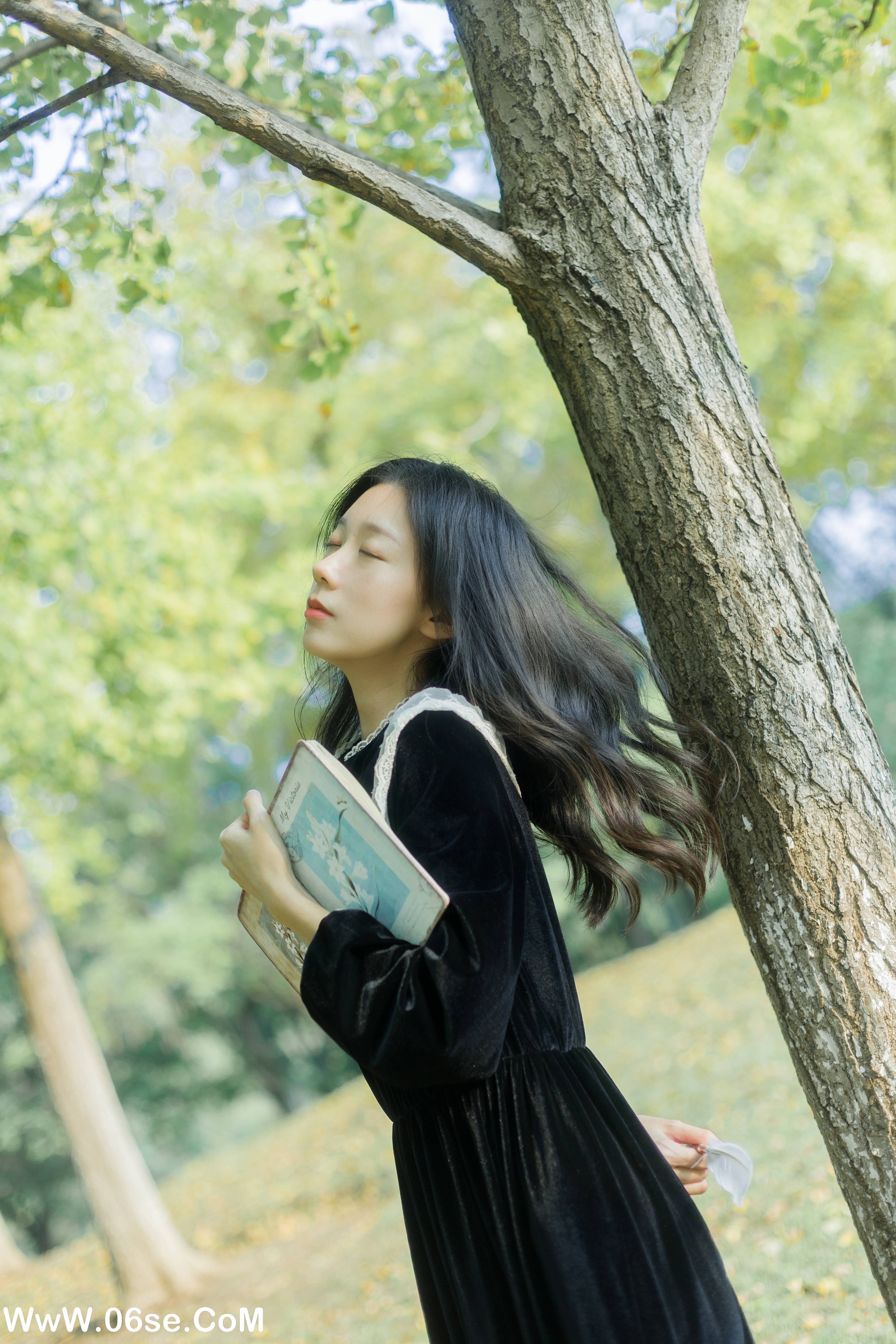 图片[32]-[YITUYU艺图语]2022.11.24 将在初秋寄出 饲猫少女-[38+1P／394MB]-六色网