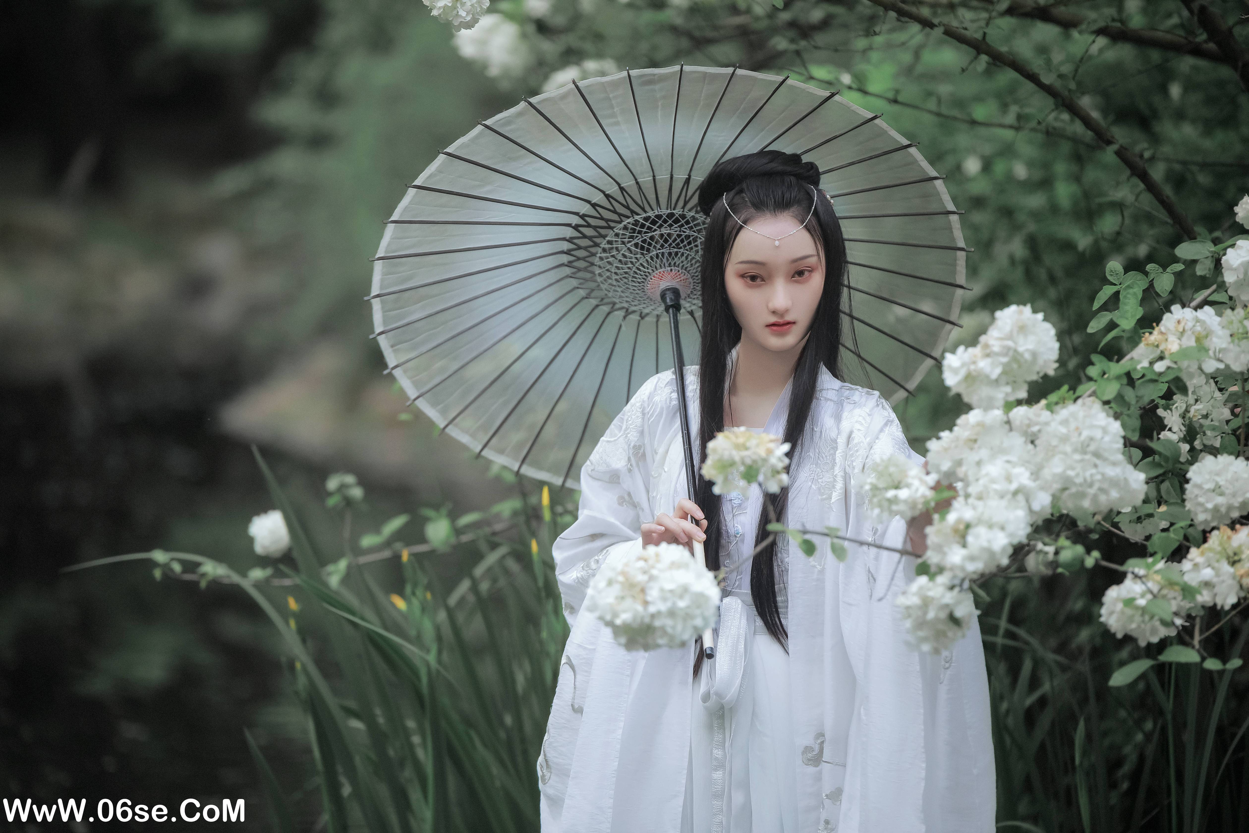 图片[18]-[YITUYU艺图语]2022.06.15 琼花并貌 云之是小狐狸吖[22P-495.57MB]-六色网