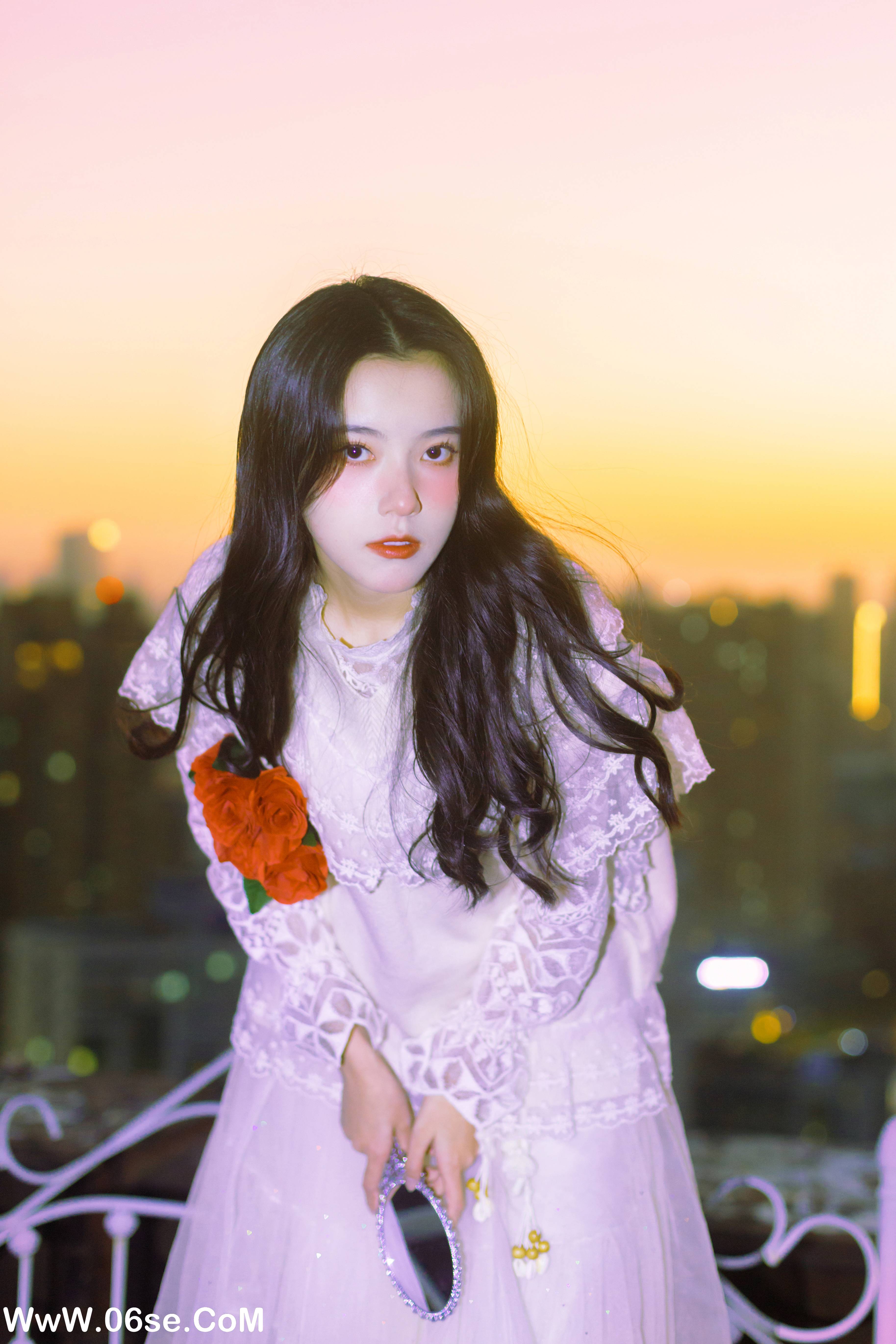 图片[12]-[YITUYU艺图语]2022.08.20 浪漫出逃 静鏡婧[26+1P／233MB]-六色网