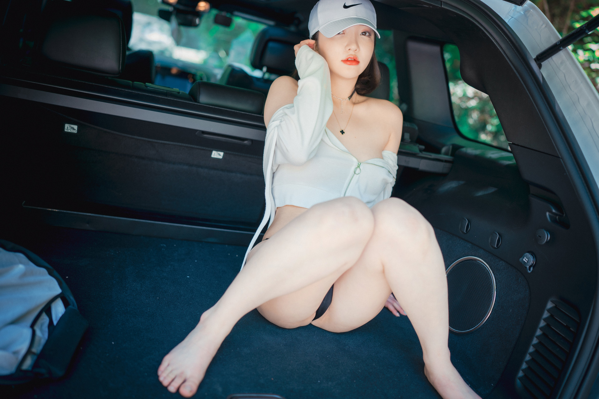 Son Yeeun 손예은, [DJAWA] Naughty Trekking Set.05 21