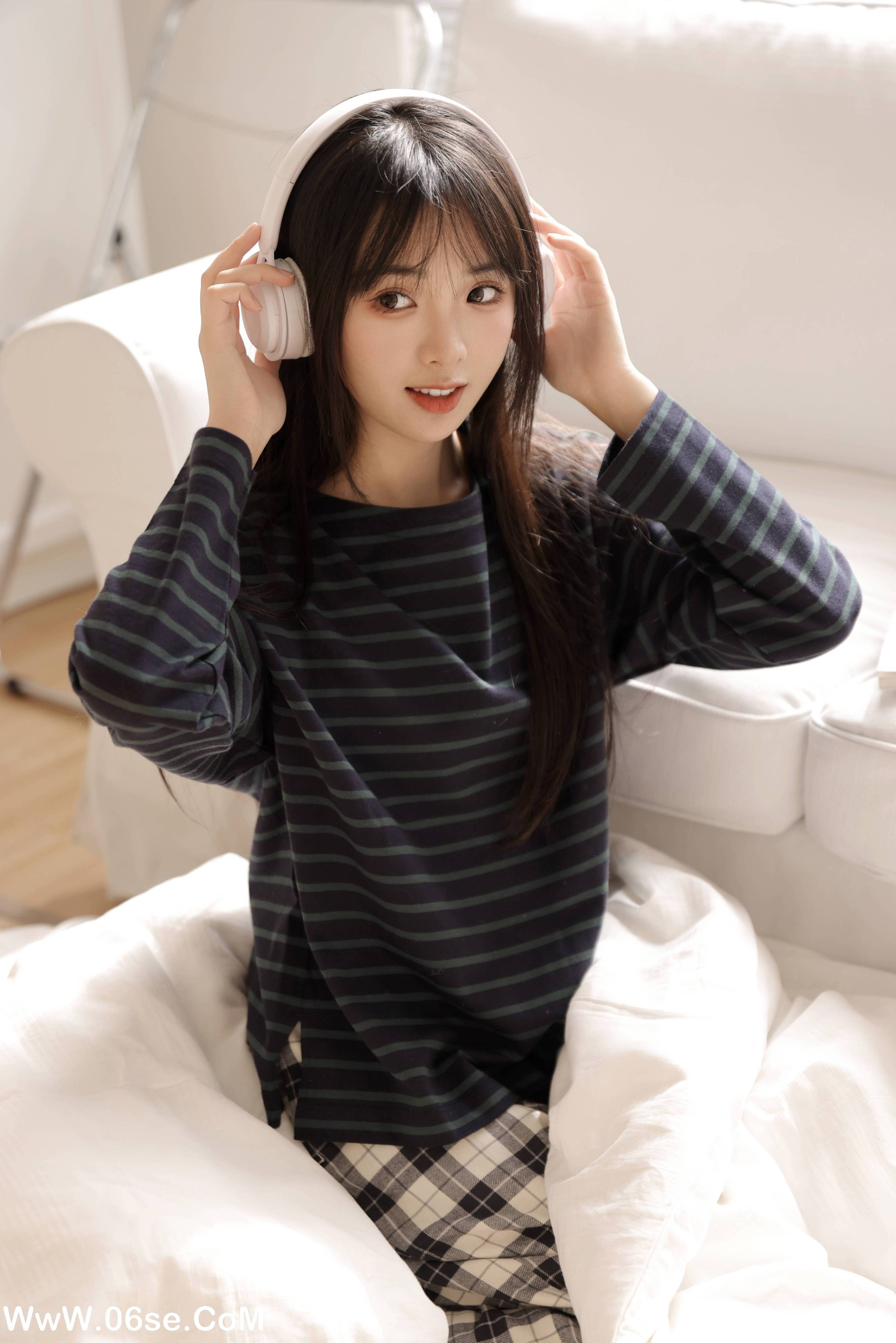 图片[28]-[YITUYU艺图语]2022.12.19 白色 莉莉崽w[30+1P／336MB]-六色网