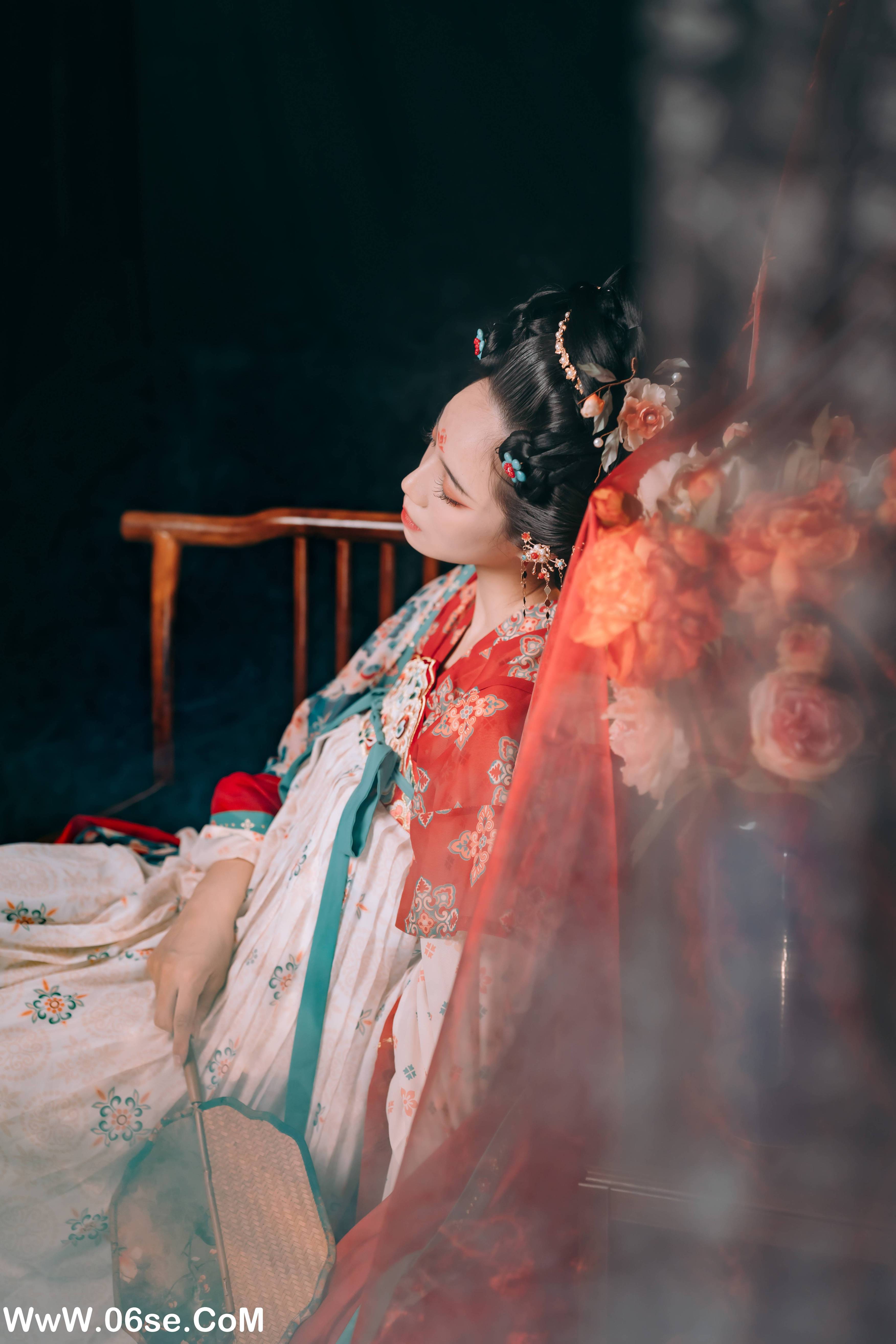 图片[3]-[YITUYU艺图语]2022.09.10 花想容颜 贰加六[22+1P／87.2MB]-六色网