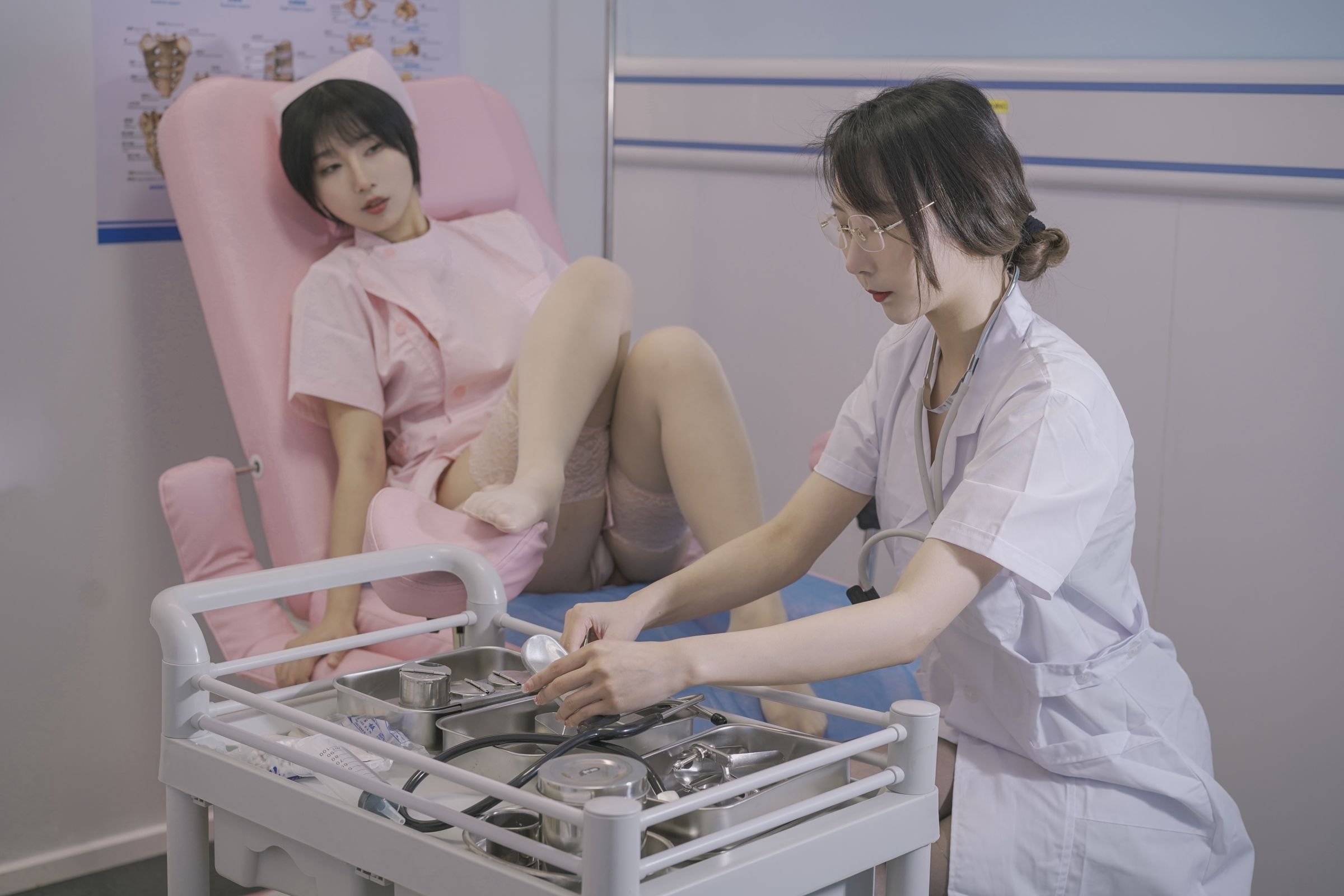 云溪&奶桃桃- 医生姐姐与护士姐姐 [80P490M] 23