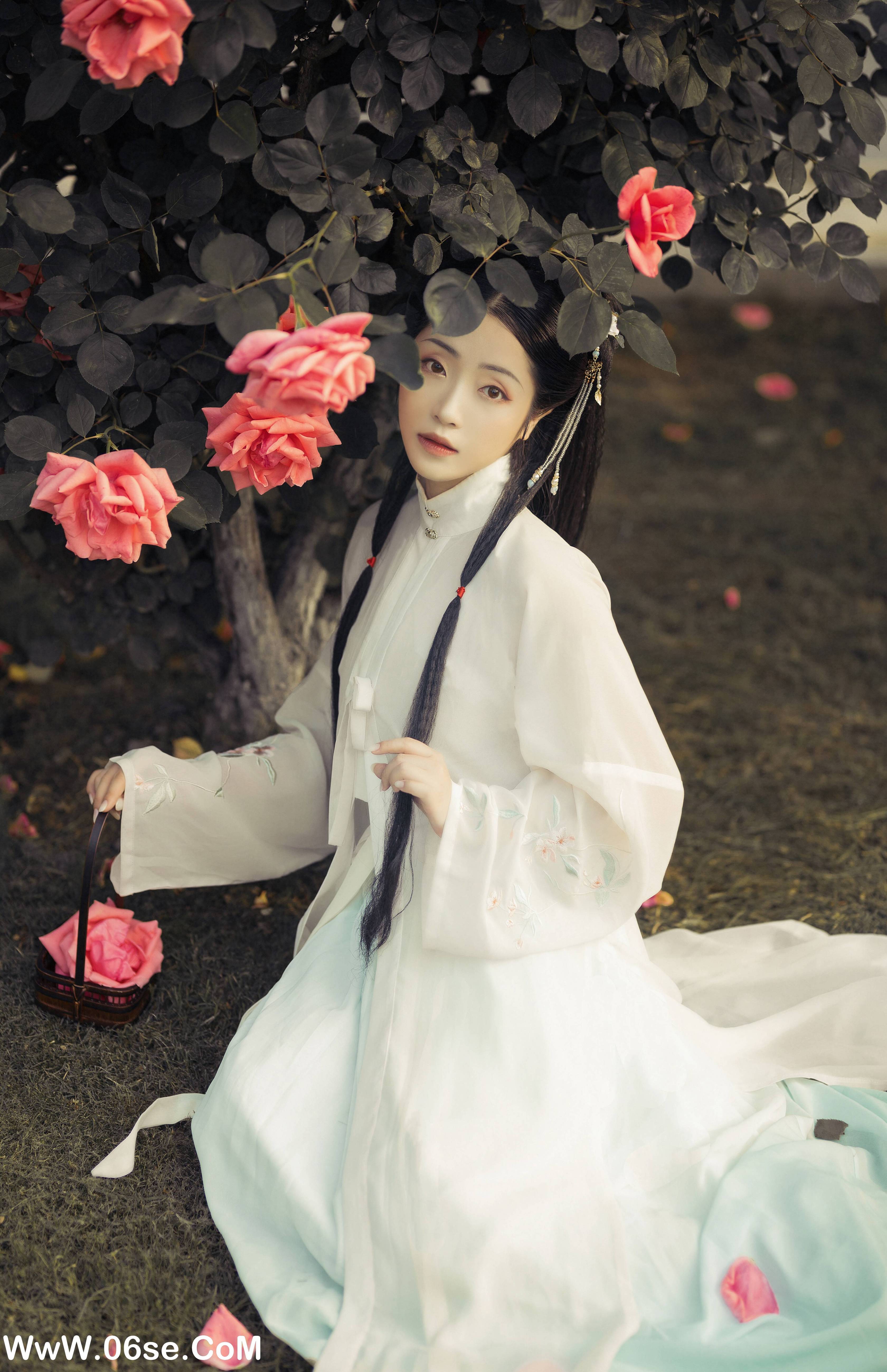 图片[11]-[YITUYU艺图语]2022.08.19 庭院深几许 胡毛毛斯基[20+1P／195MB]-六色网