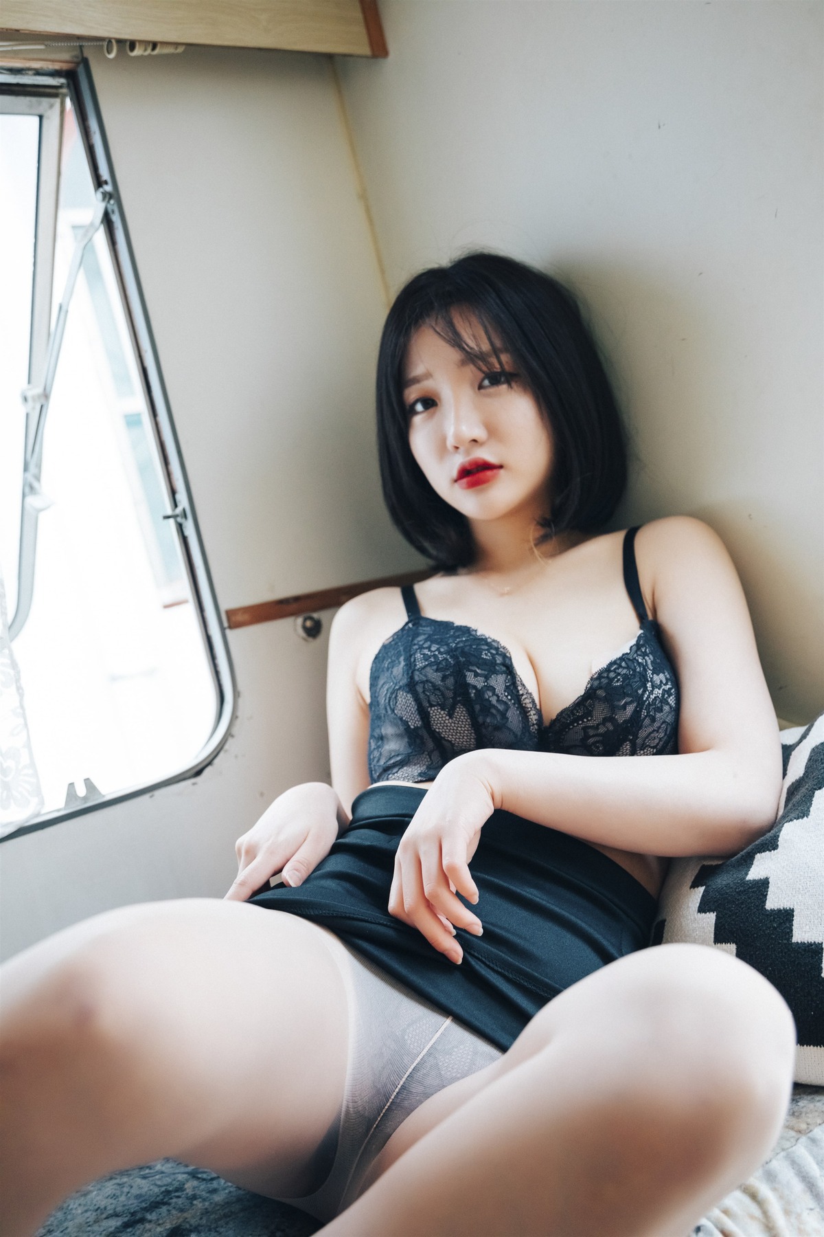 Son Yeeun 손예은, [LOOZY] Officegirl s Vacation Vol.02 - Set.02 17