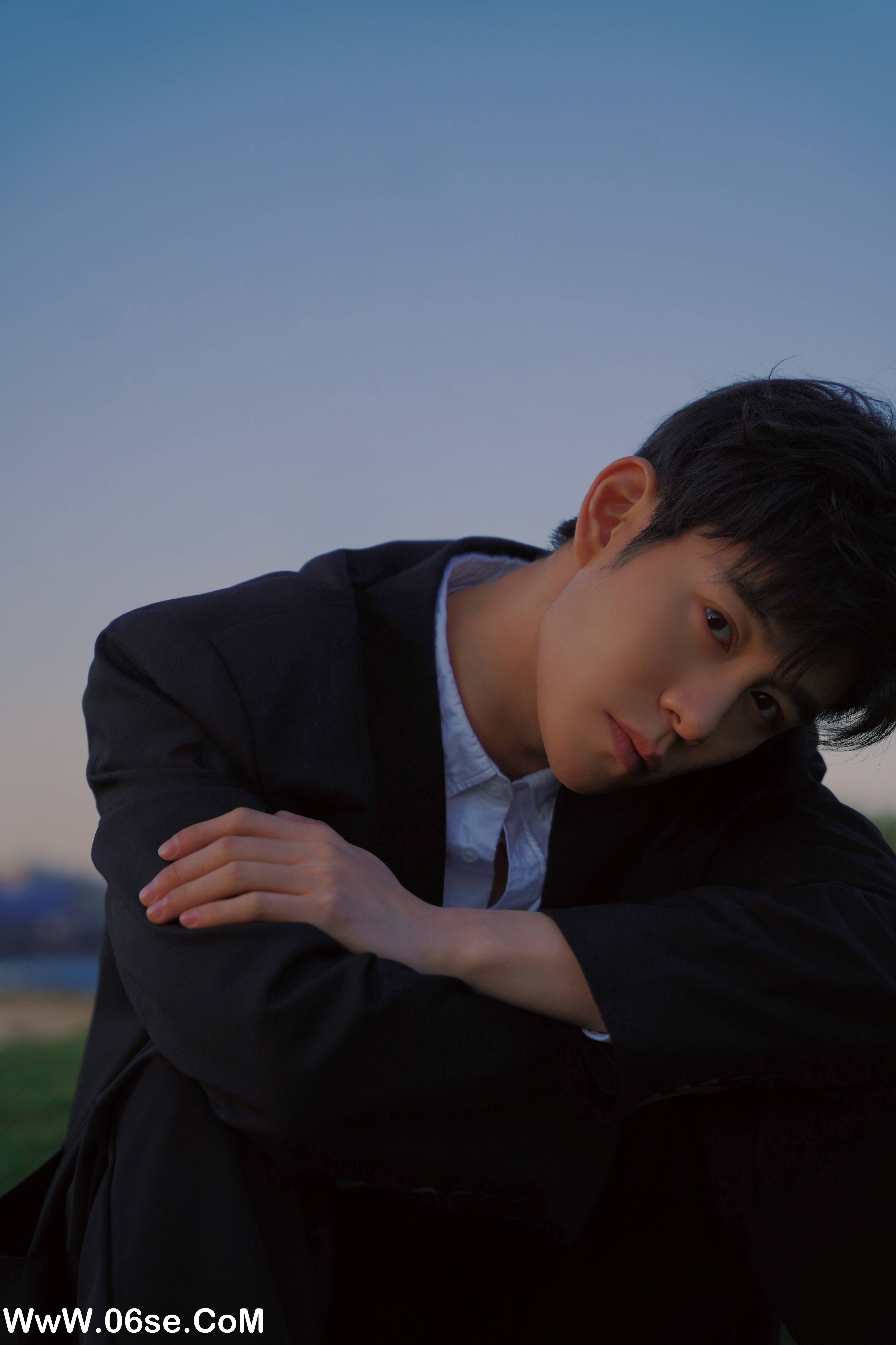 图片[20]-[YITUYU艺图语]2022.07.30 长夜将至 娄鸣_[26+1P／195MB]-六色网