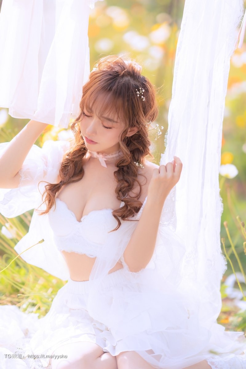 [Cos]过期米线线喵 NO - 晒衣服 [41P] 22
