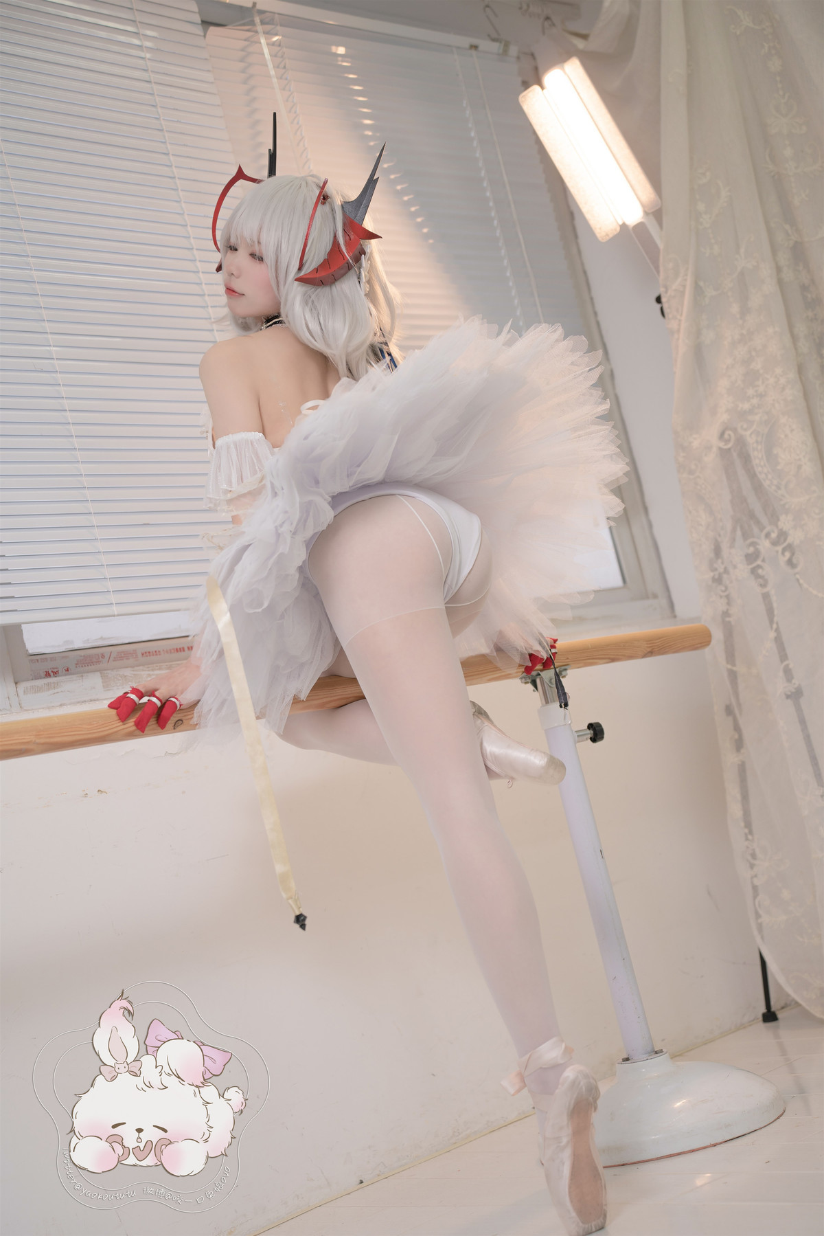 Cosplay 咬一口兔娘 天鹅之舞 17