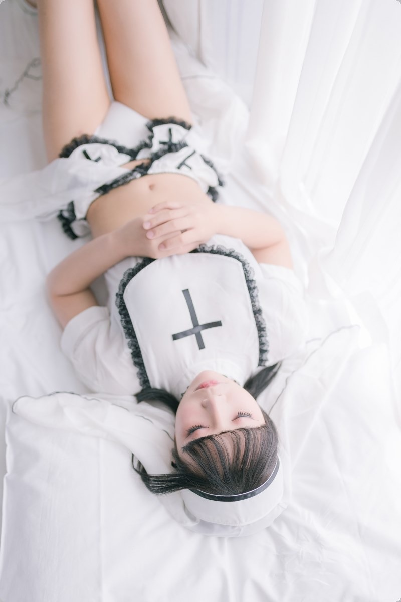 [Cos]抱走莫子 - 纯白修女[42P] 14
