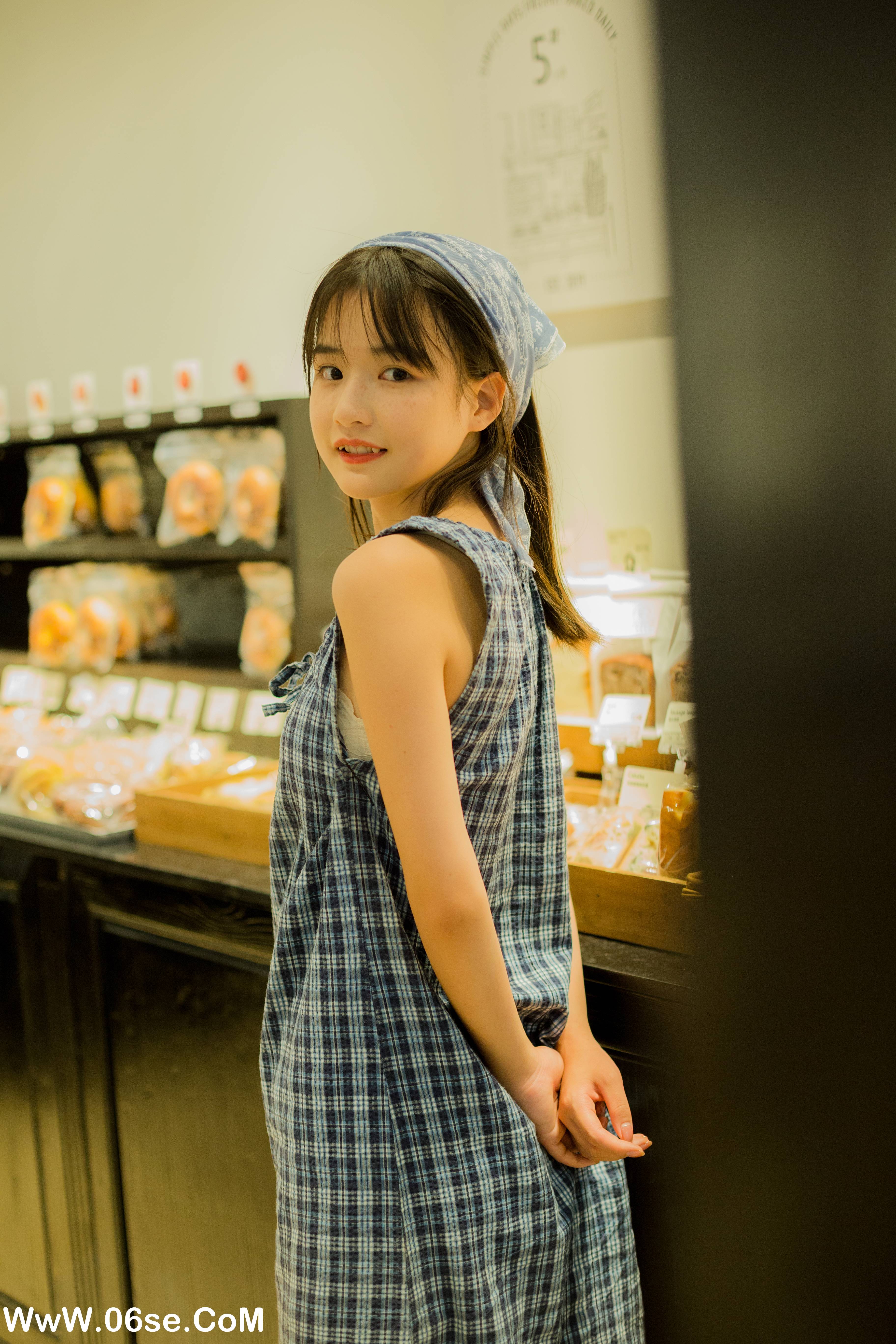 图片[18]-[YITUYU艺图语]2022.10.17 面包店打工日 小怡妹妹cute[33+1P／433MB]-六色网