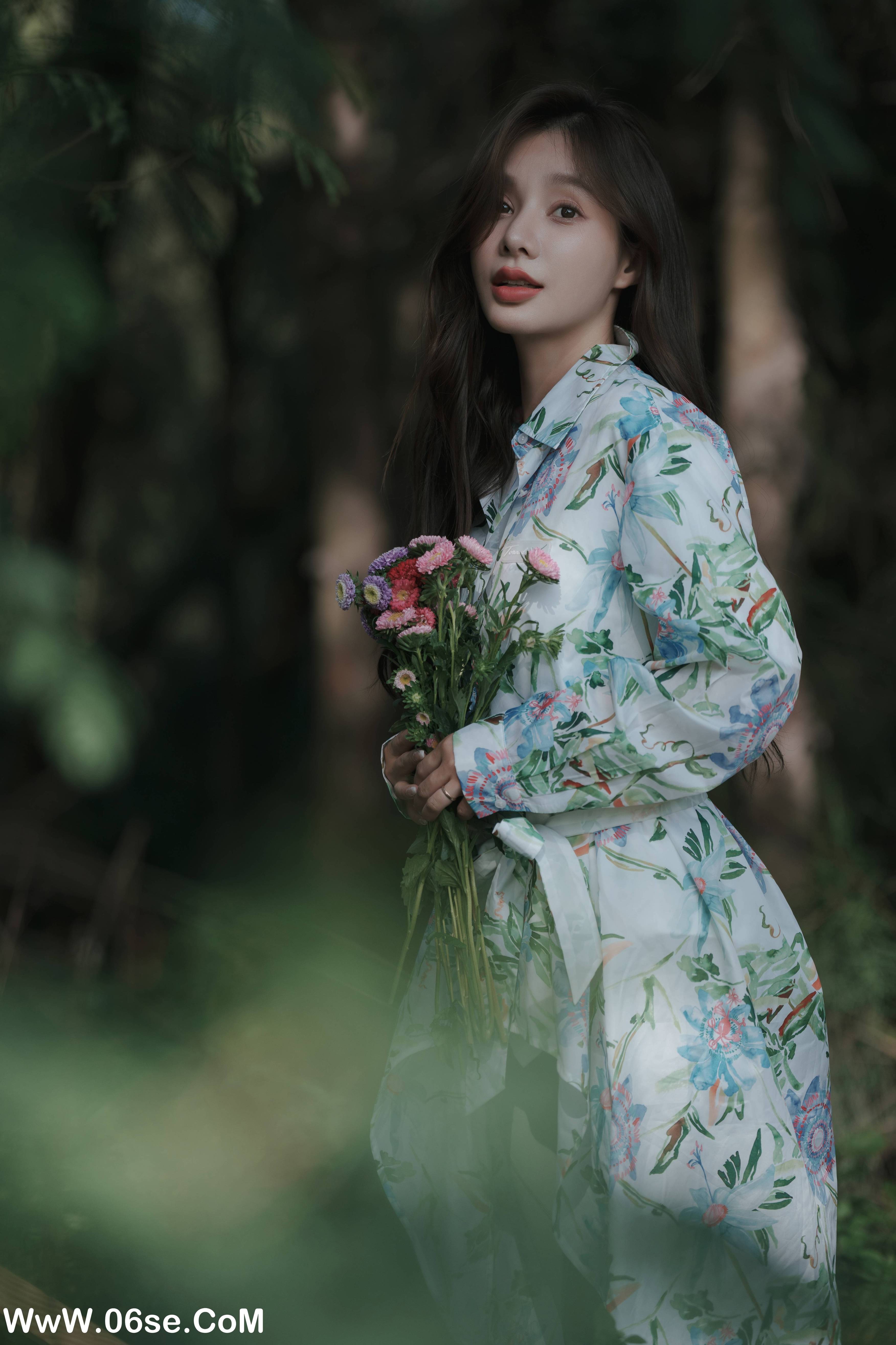 图片[20]-[YITUYU艺图语]2022.08.11 氧气女孩的盛夏密林 姝雯同学[52+1P／438MB]-六色网