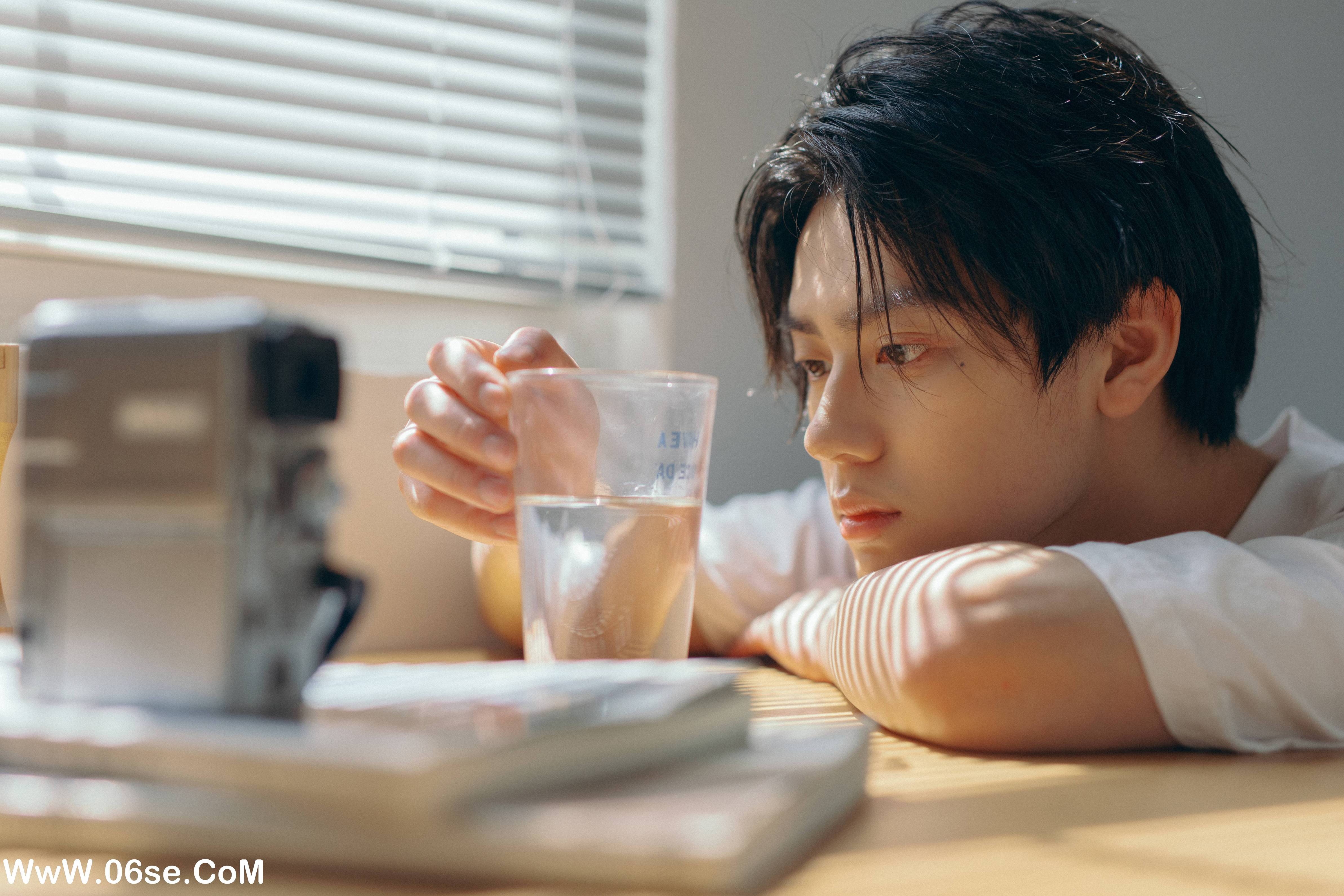 图片[26]-[YITUYU艺图语]2022.11.10 午后的自己 小潘同学ne[26+1P／346MB]-六色网