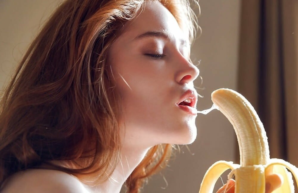 По результатам опроса - 12% девушек пробовали делать минет на банане. 
