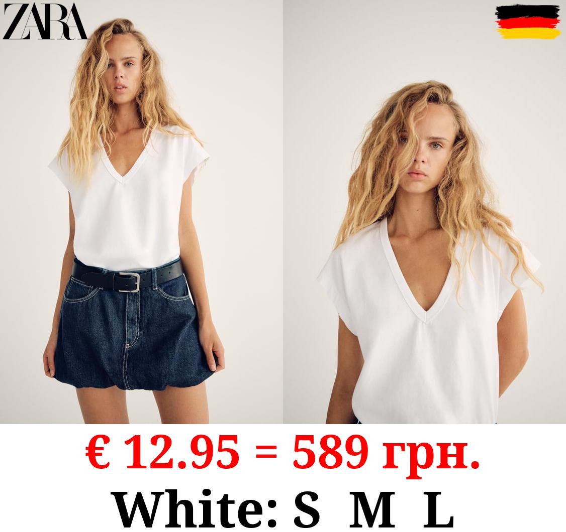 FADED-EFFECT T-SHIRT WITH A V-NECKLINE