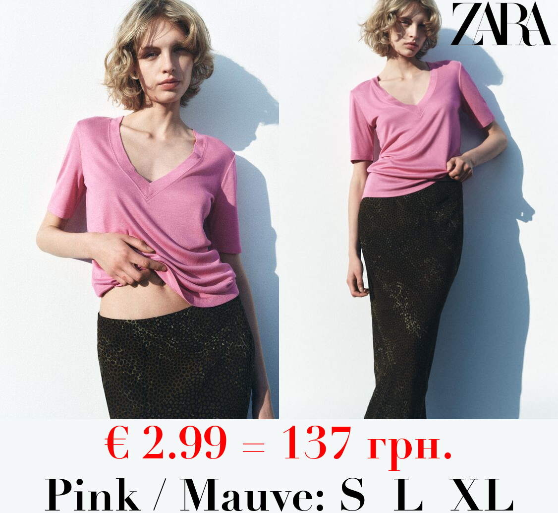 FLOWING V-NECK T-SHIRT