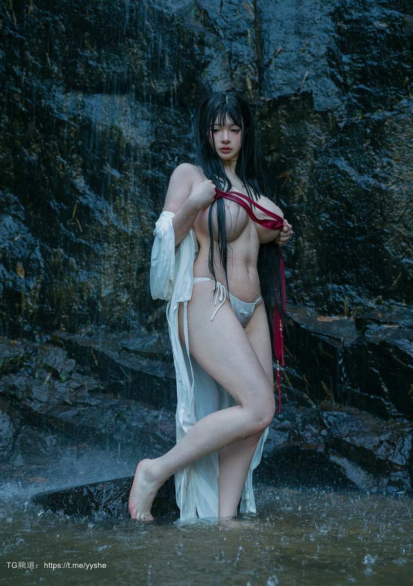 [Cos]啊寨寨-神明巫女[38P] 13