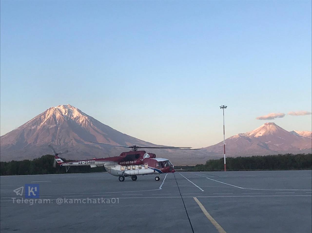 Лететь в петропавловск камчатский. Вертолет с Северо Курильск Петропавловск-Камчатский. Камчатка Сахалин Курильск. Камчатка 54 километр Петропавловск Камчатка. Авиакомпания Тайга Сахалин.