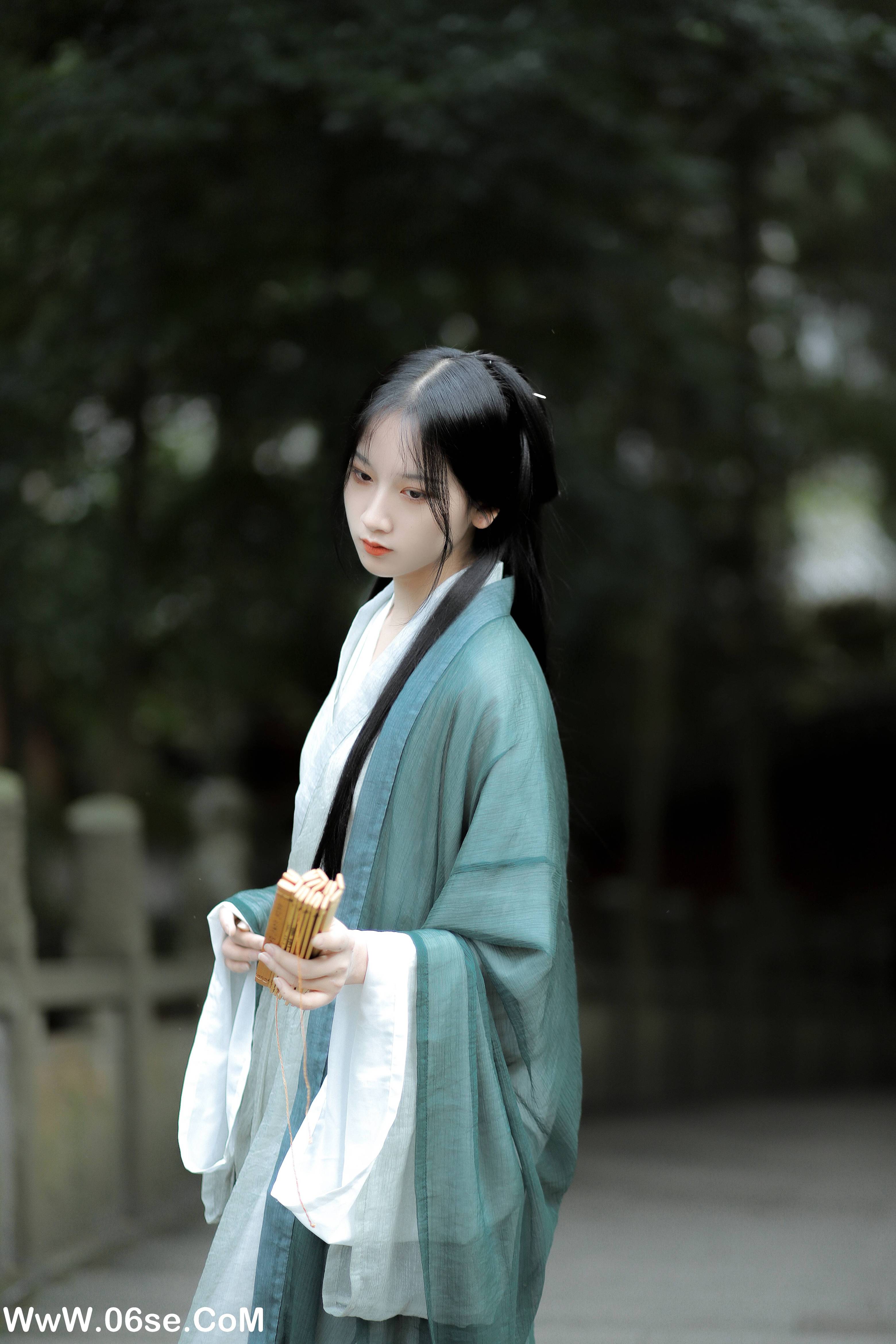 图片[20]-[YITUYU艺图语]2022.02.18 人间忽晚，山河已秋 半夏夏夏[21+1P／208MB]-六色网