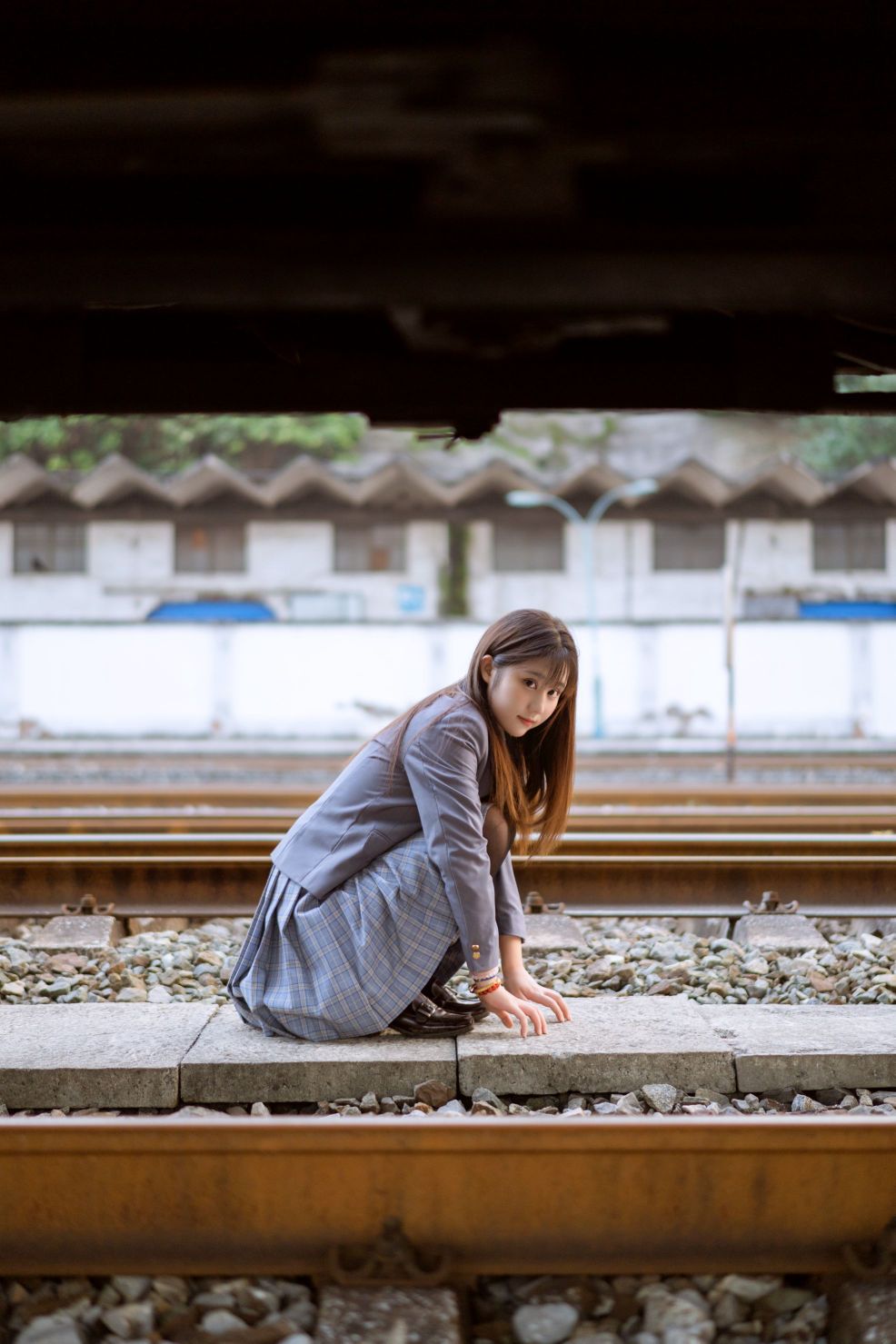 镜酱-私奔 制服[30P] 13