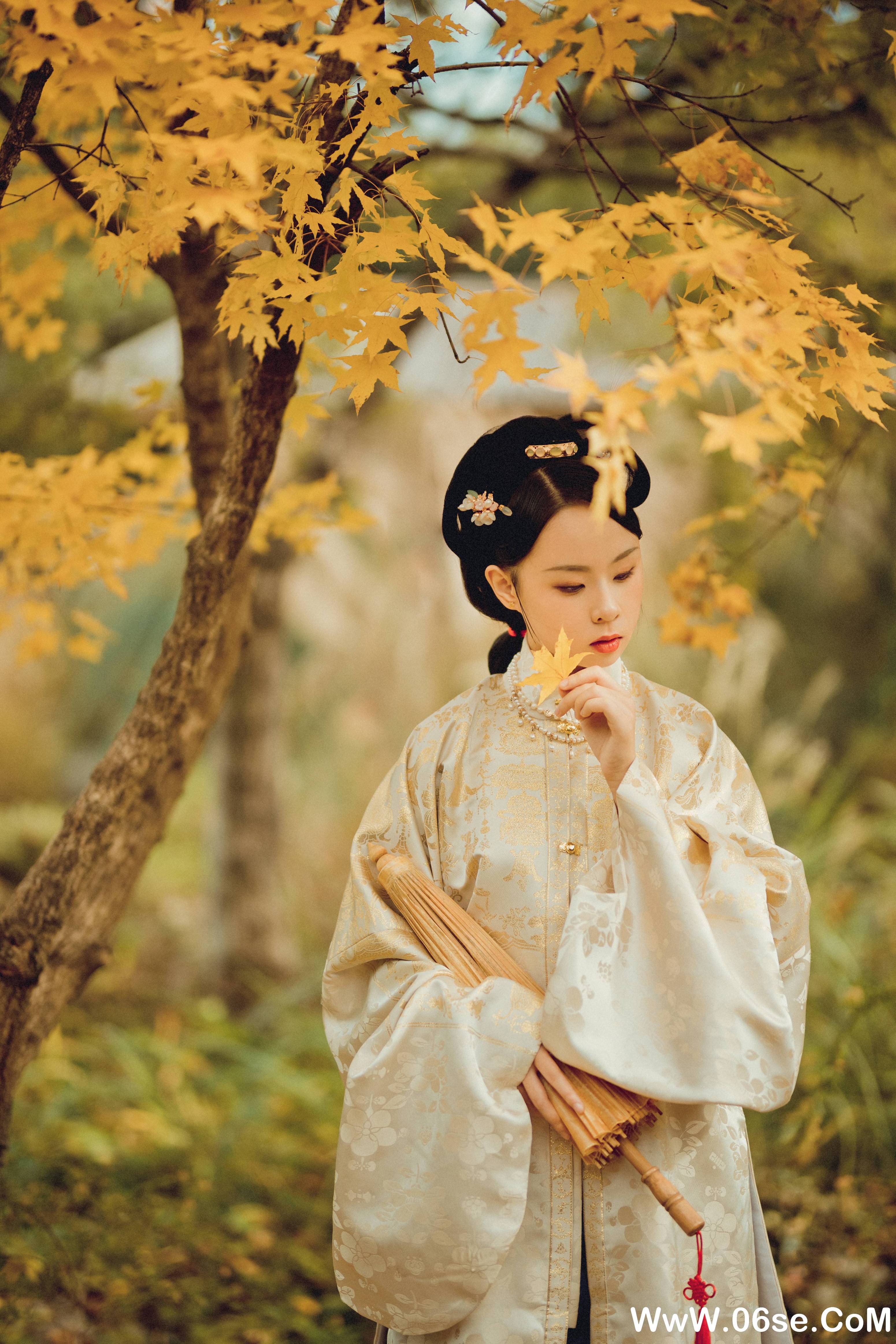 图片[24]-[YITUYU艺图语]2021.09.03 寻枫 冯友薇[28+1P／389MB]-六色网