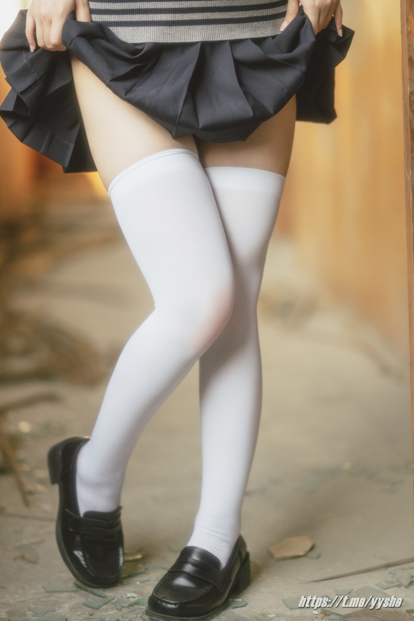 桜井宁宁 - 废墟jk [74P] 9