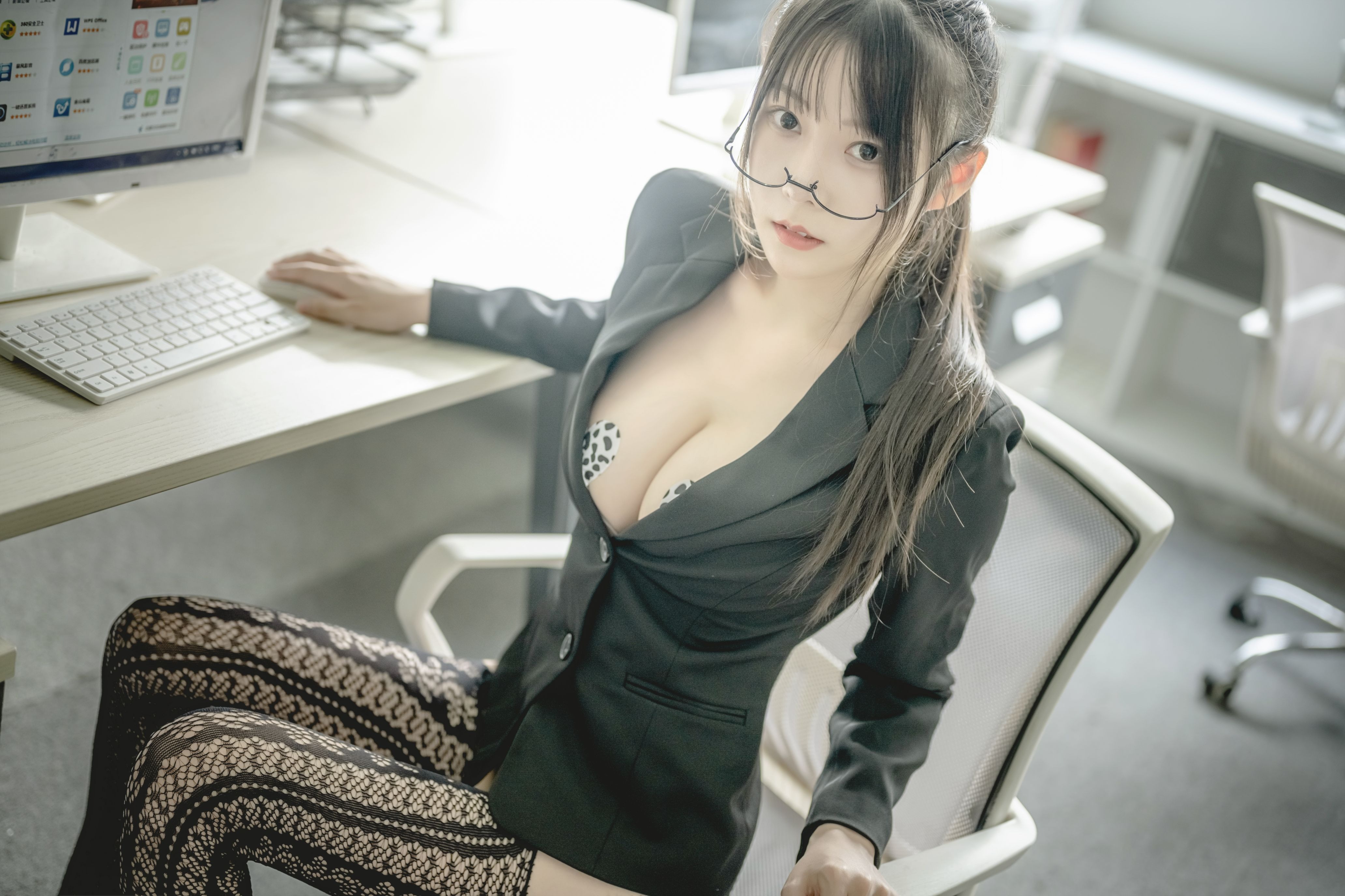 香草喵露露 - NO.25 黑色西装 [62P2V-1.26GB] 4