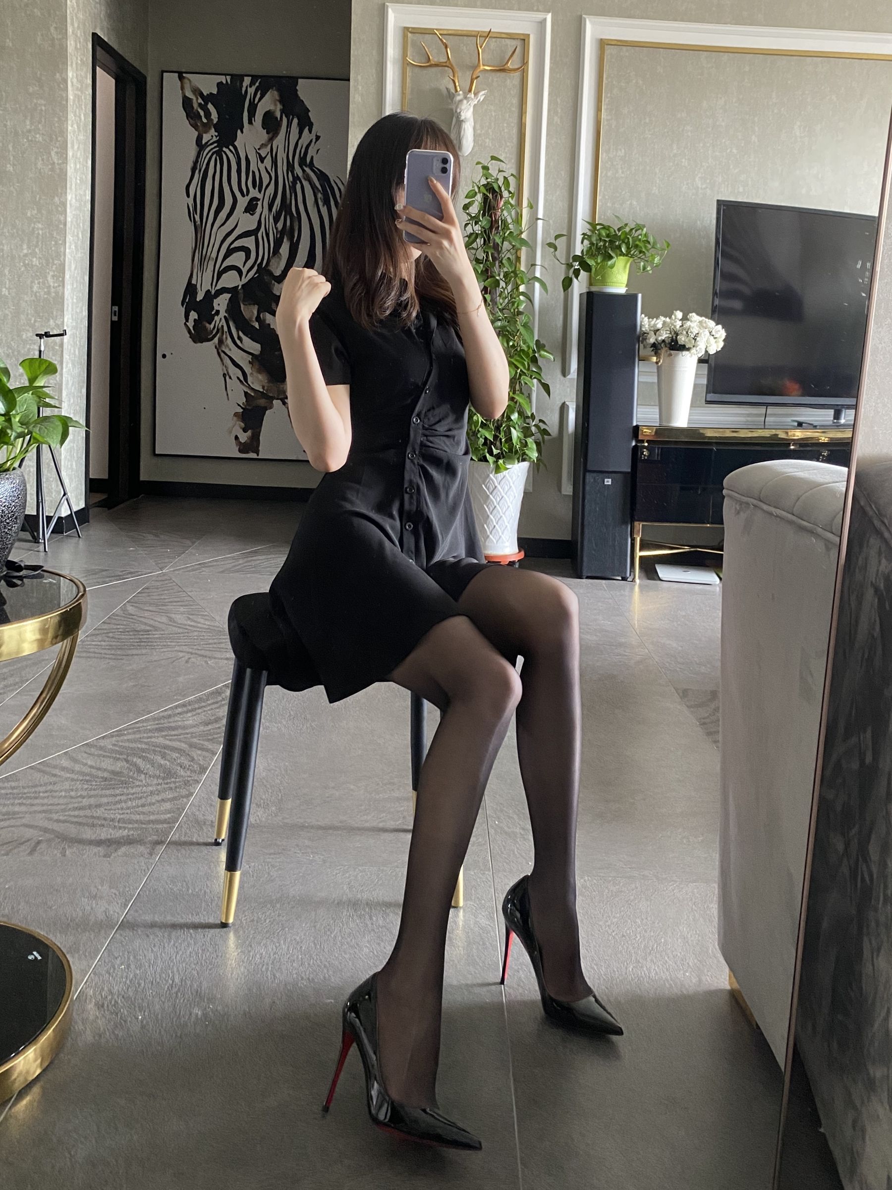[福利COS]_丝足博主麋鹿_Monroe_2020.08.27_黑丝梦想-写真图集共32P 1