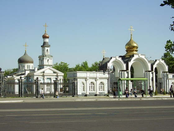 Святые ташкента. Храм в Ташкенте на госпитальном. Православный храм на Госпиталке в Ташкенте.