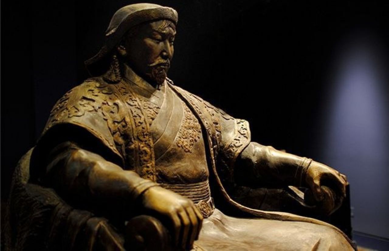Смерть отца чингисхана. Хан Темучин. Чингис Хан портрет.