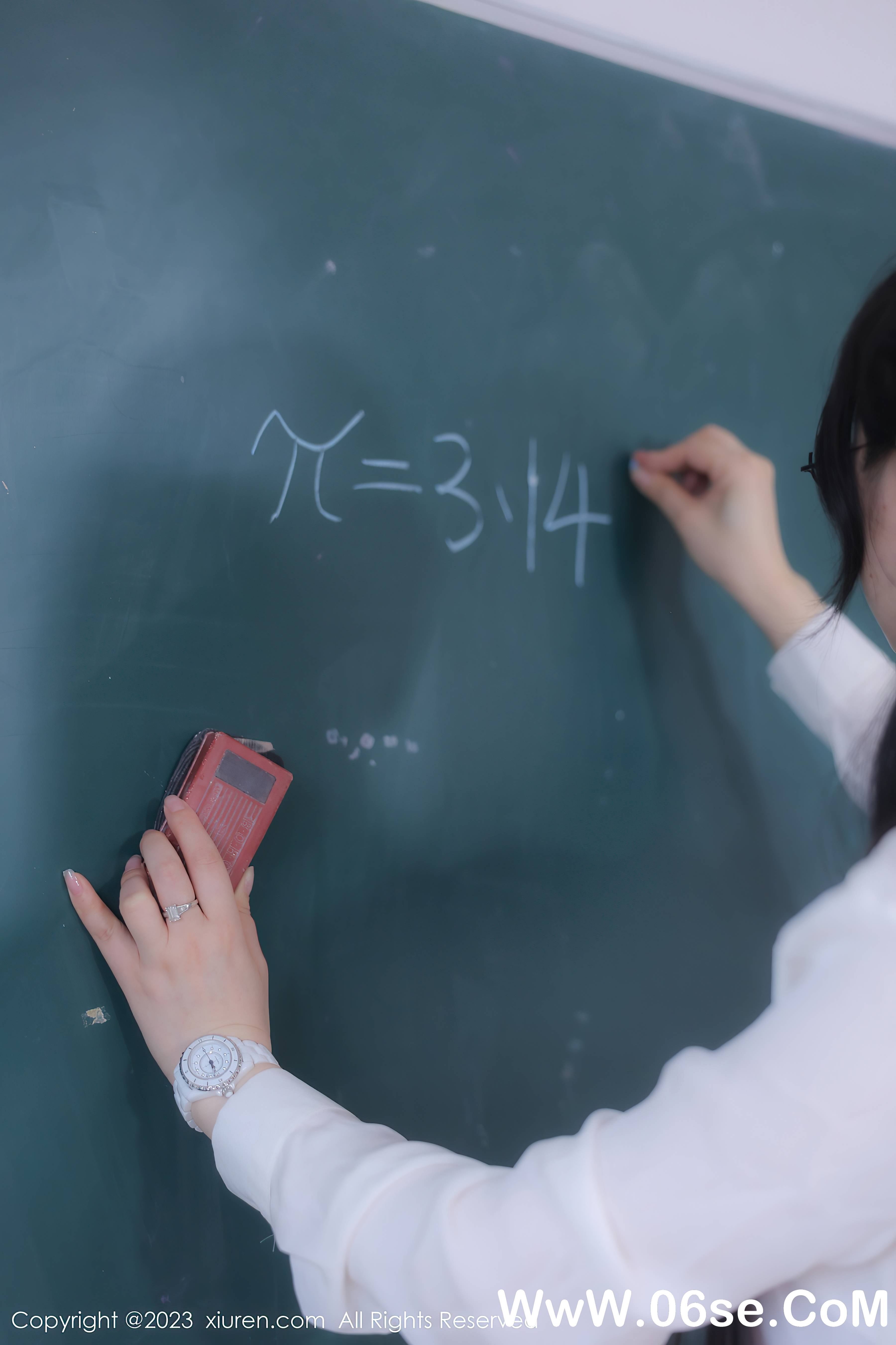 图片[2]-[XiuRen秀人网] 2023.06.27 NO.6980 诗诗kiki-六色网