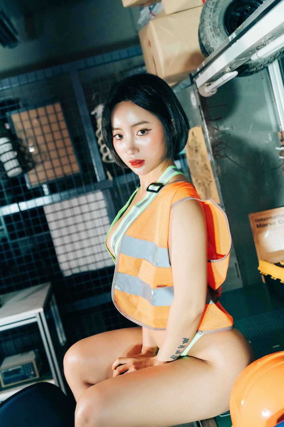 Booty Queen, [Loozy] Naked Worker Set.01 13