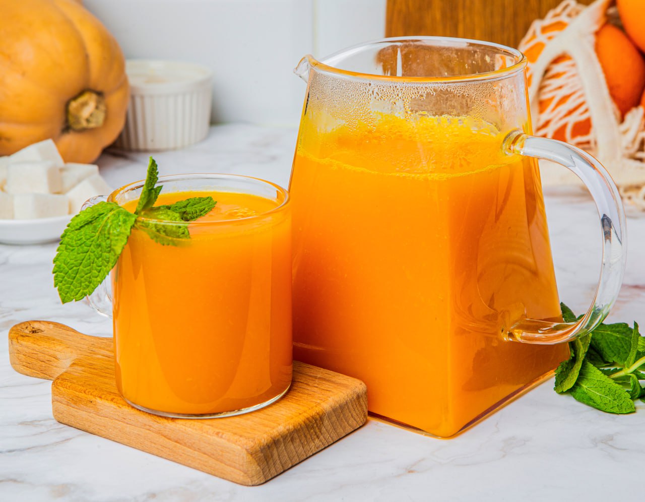 Приготовить сок из тыквы в домашних. Сок из тыквы с апельсином. Сок. Сок тыква апельсин. Компот из тыквы с апельсином.