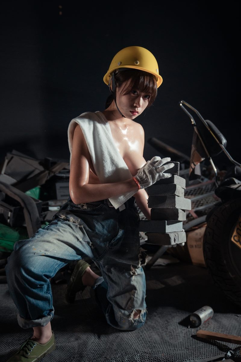[Cos]奈汐酱 - 咱们工人有力量[35P] 12