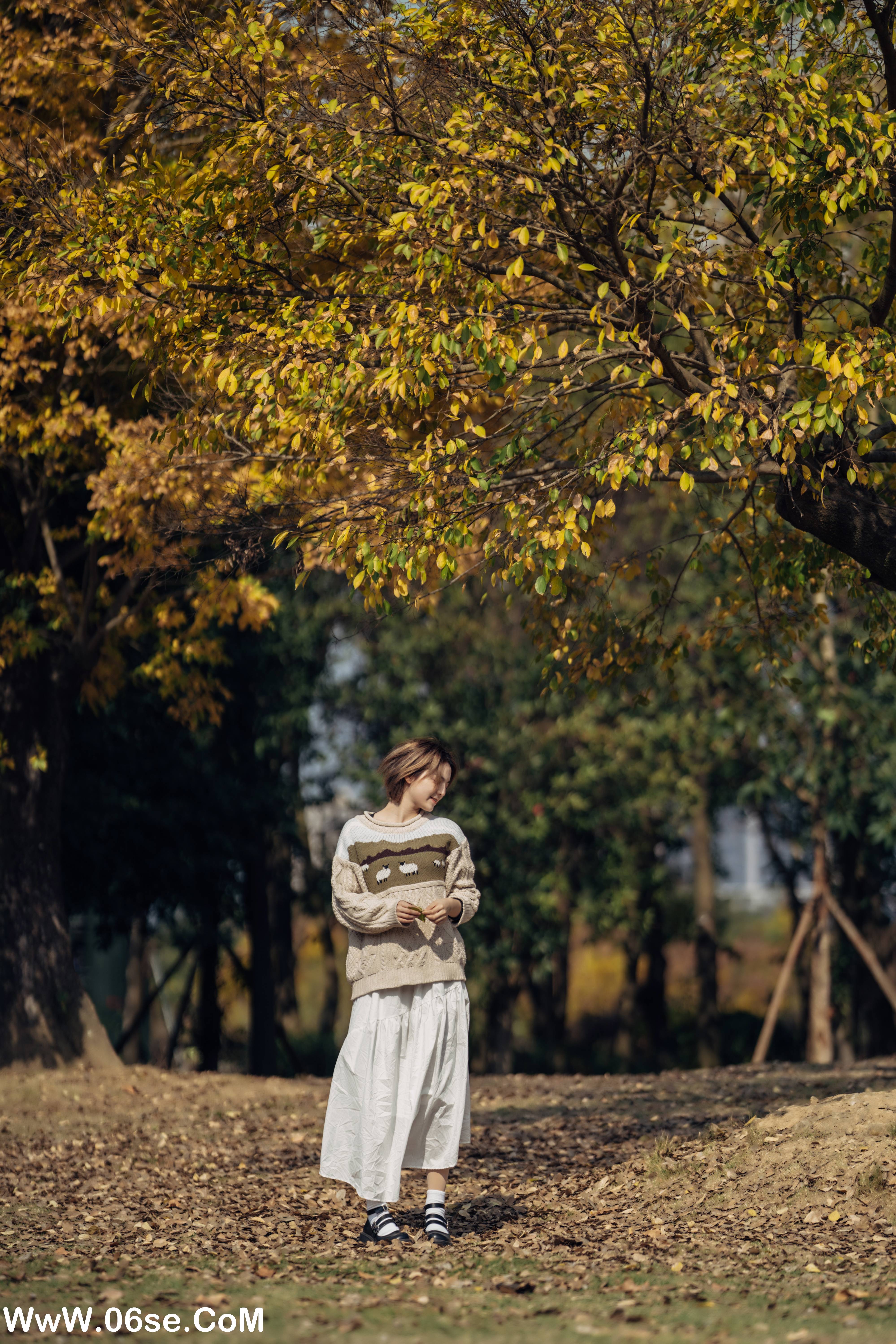 图片[33]-[YITUYU艺图语]2022.01.25 暖冬银杏，18岁的素颜女孩 dudu[34+1P／200MB]-六色网