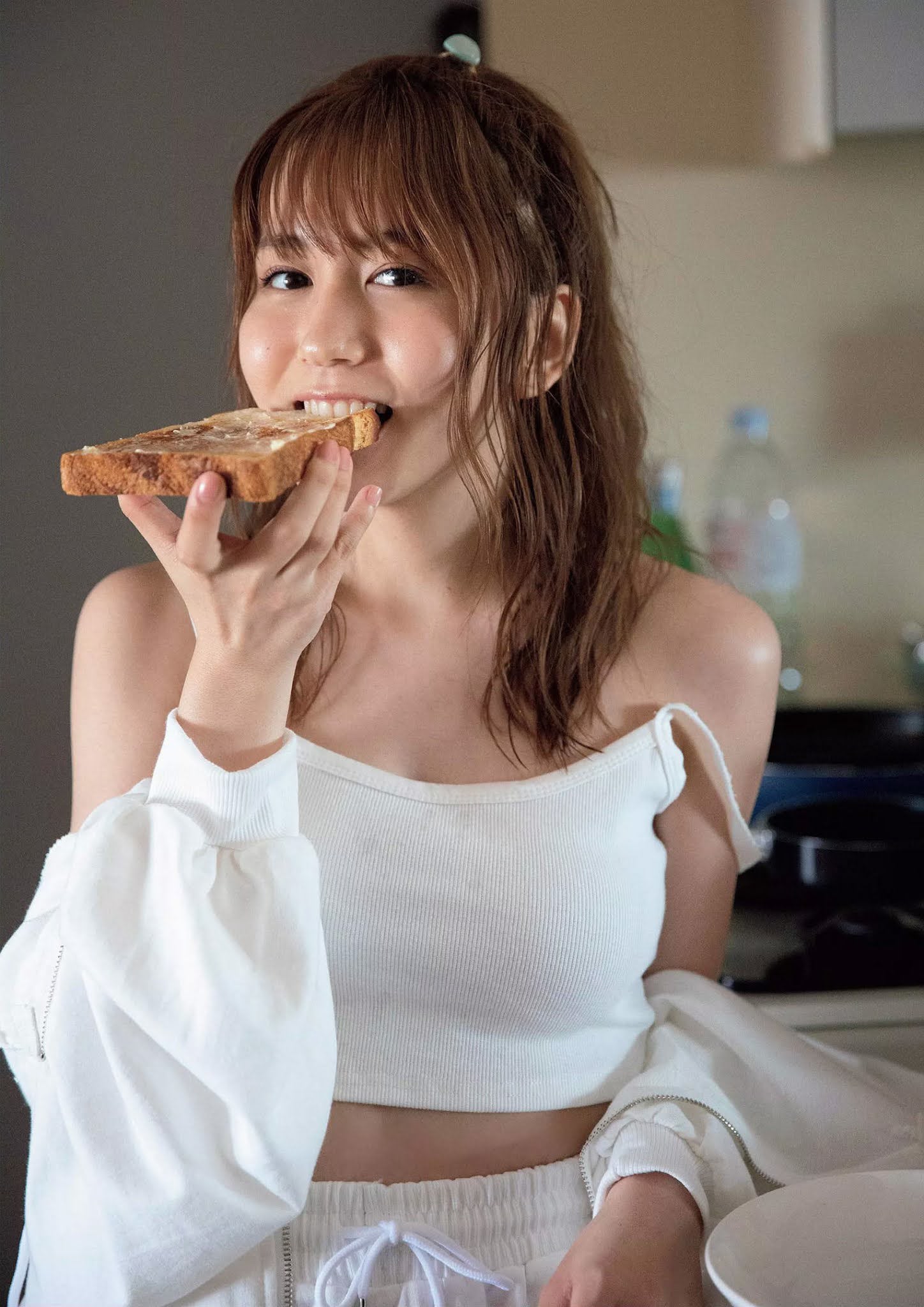 Mina Oba 大場美奈, FLASH 2020.11.24 (フラッシュ 2020年11月24日号) 3