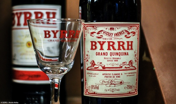 Хинный аперитив 4 буквы на б. Byrrh Grand Quinquina. Byrrh (Бирр). Хинный аперитив. Аперитив Франции.