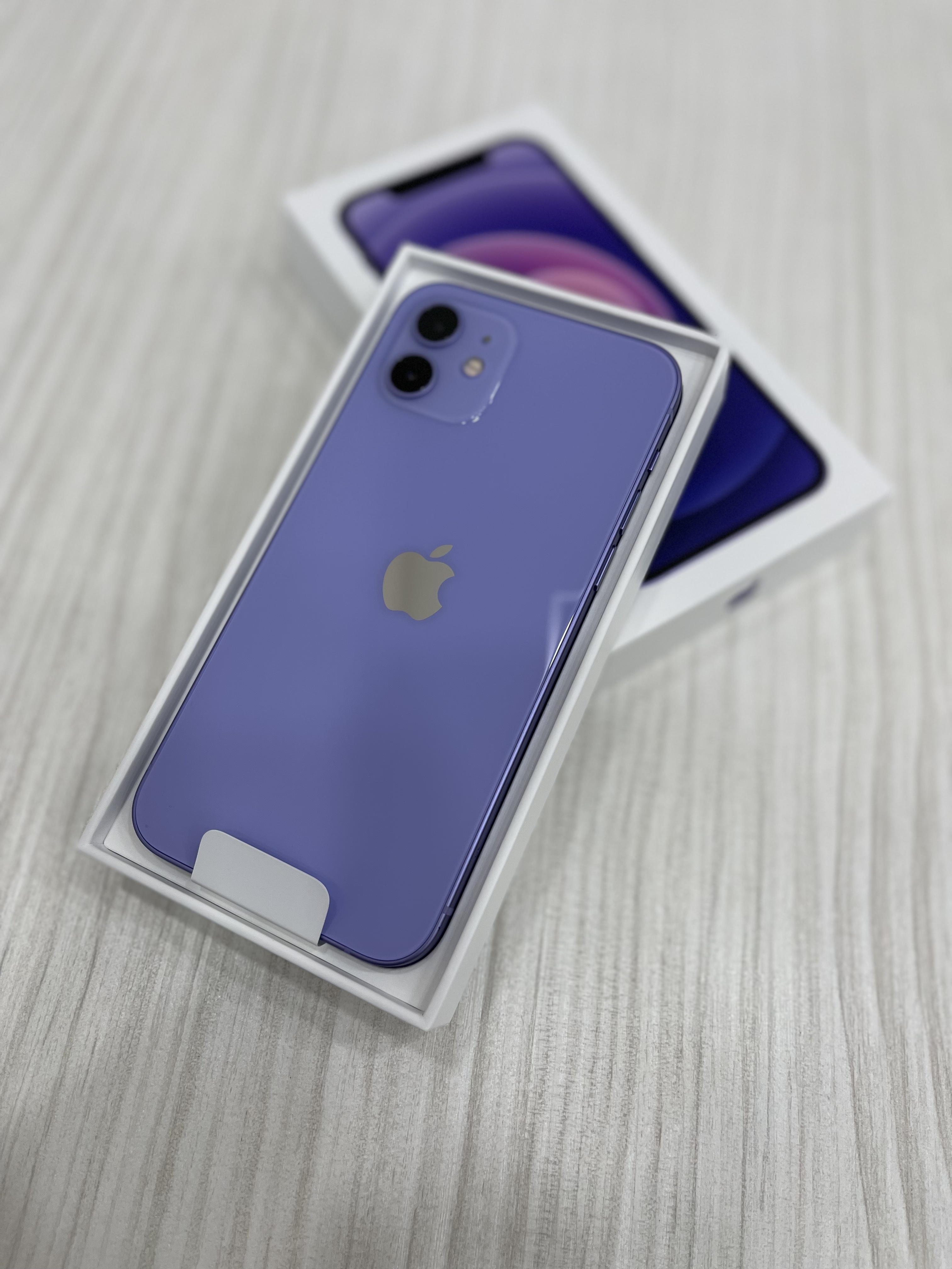 айфон 12 фиолетовый фото в живую