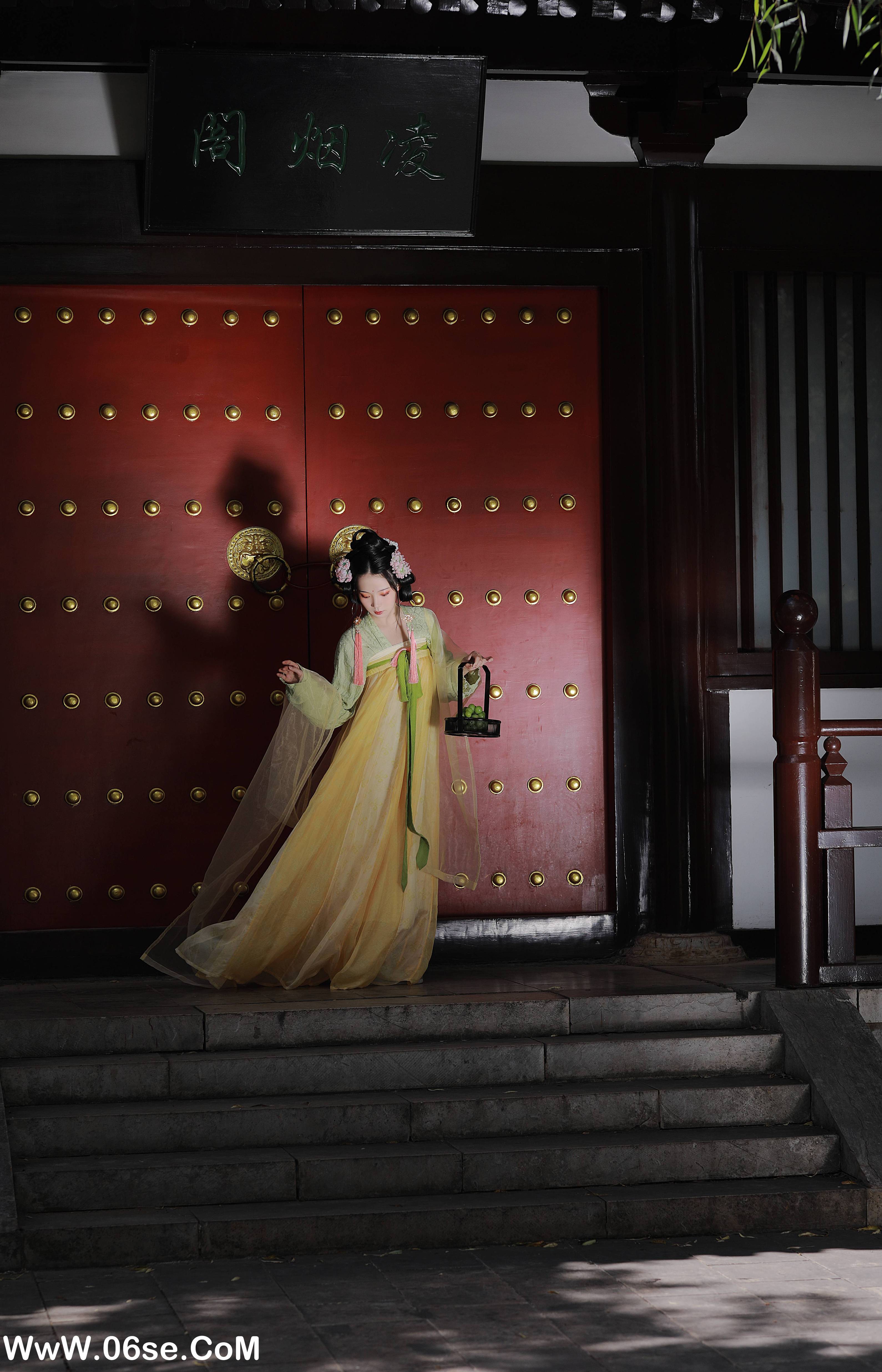 图片[13]-[YITUYU艺图语]2022.09.08 若无闲事挂心头 落花人独立[32+1P／673MB]-六色网