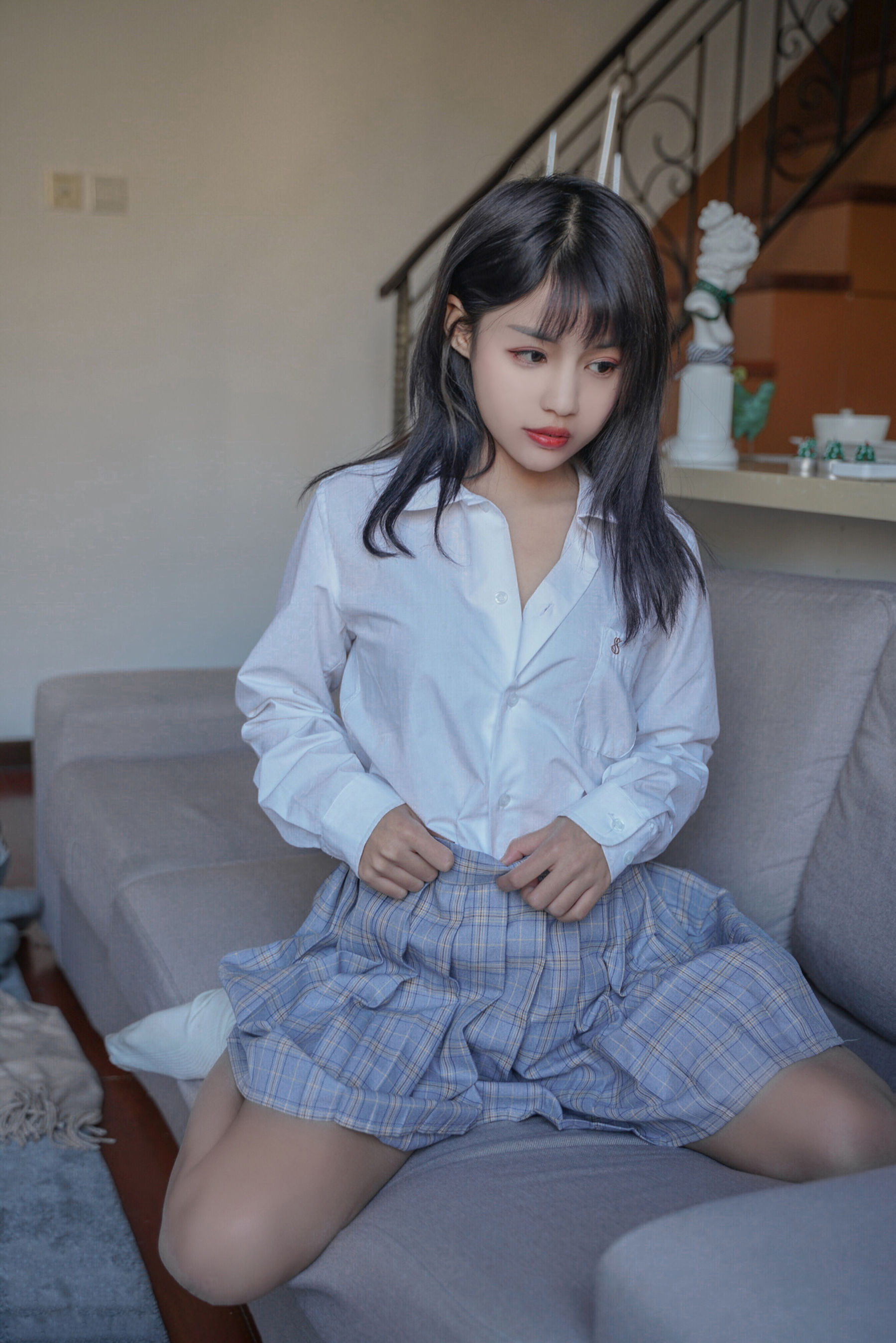 [喵糖映画]_VOL.047_你的负卿_裸腿制服裙-写真图集共44P 6