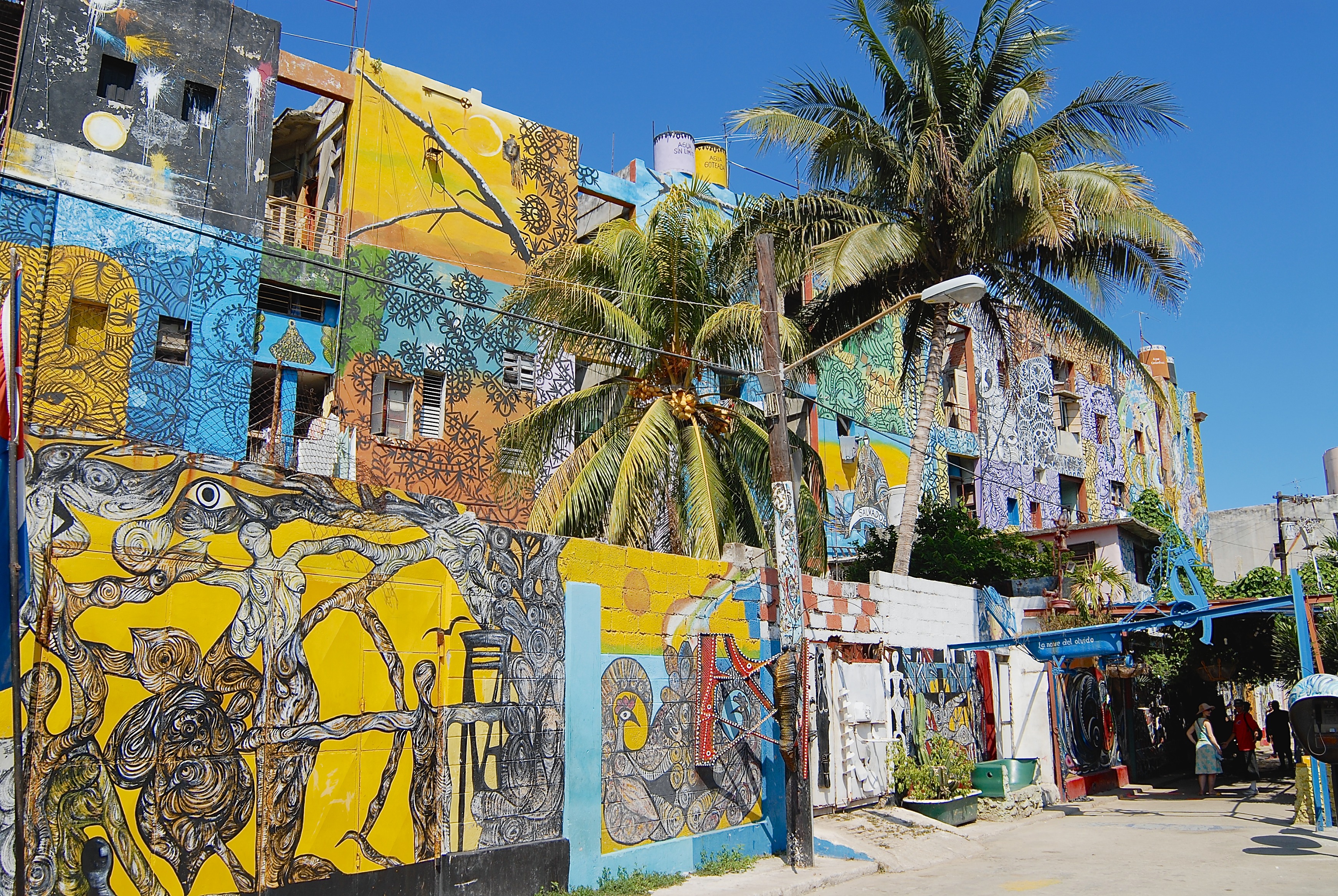 Куба в октябре. Callejon de Hamel Куба. Улица искусства Гавана. Сальвадор Гонсалес художник Куба. Рынок в Гаване Куба.