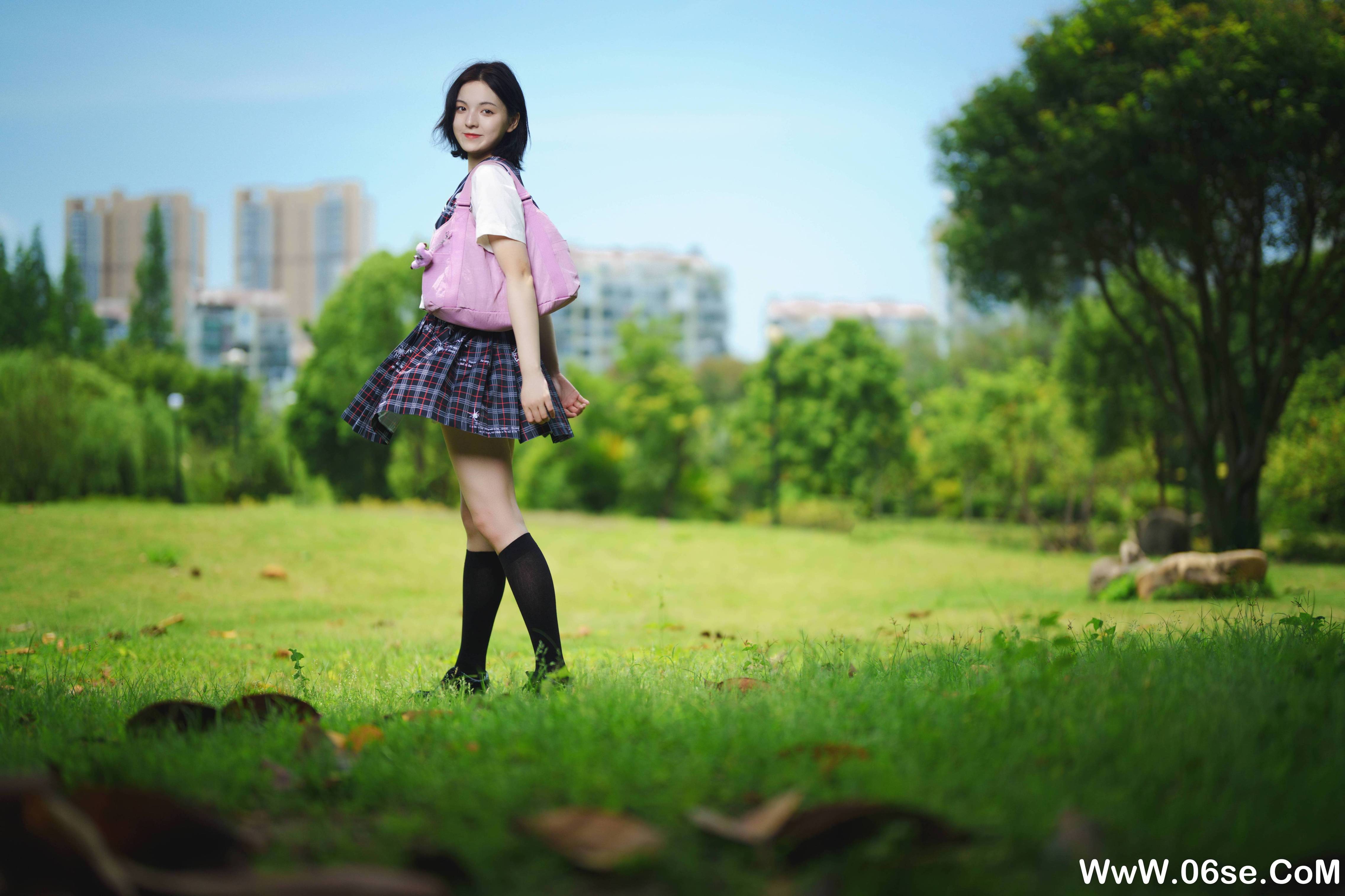 图片[42]-[YITUYU艺图语]2021.11.12 花田里的JK少女 dudu[50+1P／0.98GB]-六色网