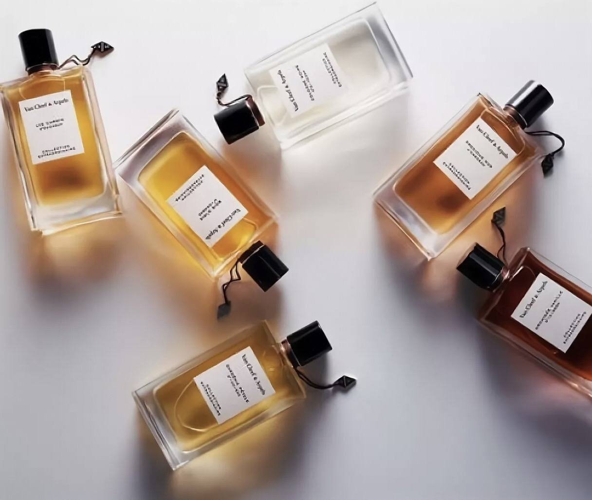 Van cleef arpels bois d amande. Van Cleef precious oud. Van Cleef & Arpels collection extraordinaire precious oud. Van Cleef Arpels precious oud. Van Cleef Arpels collection extraordinaire.