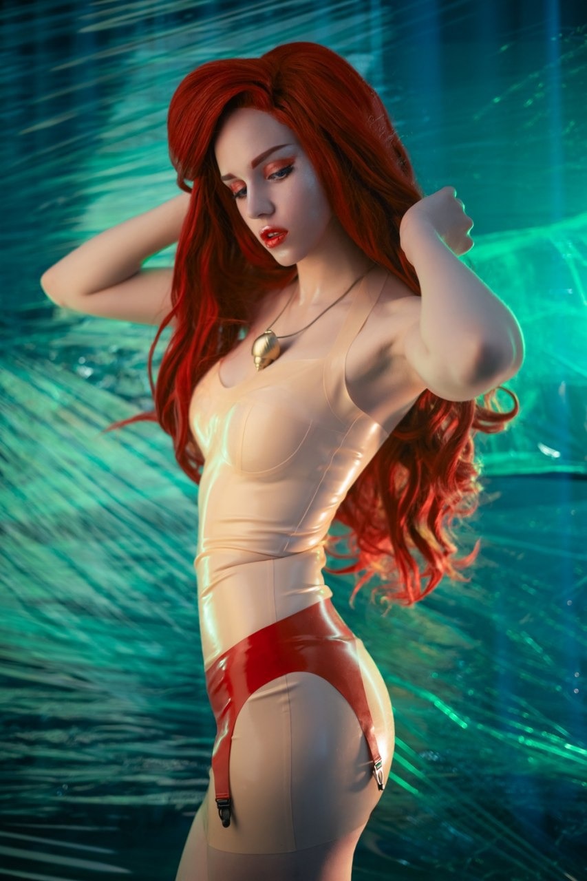 Рыжая развратница Ariel