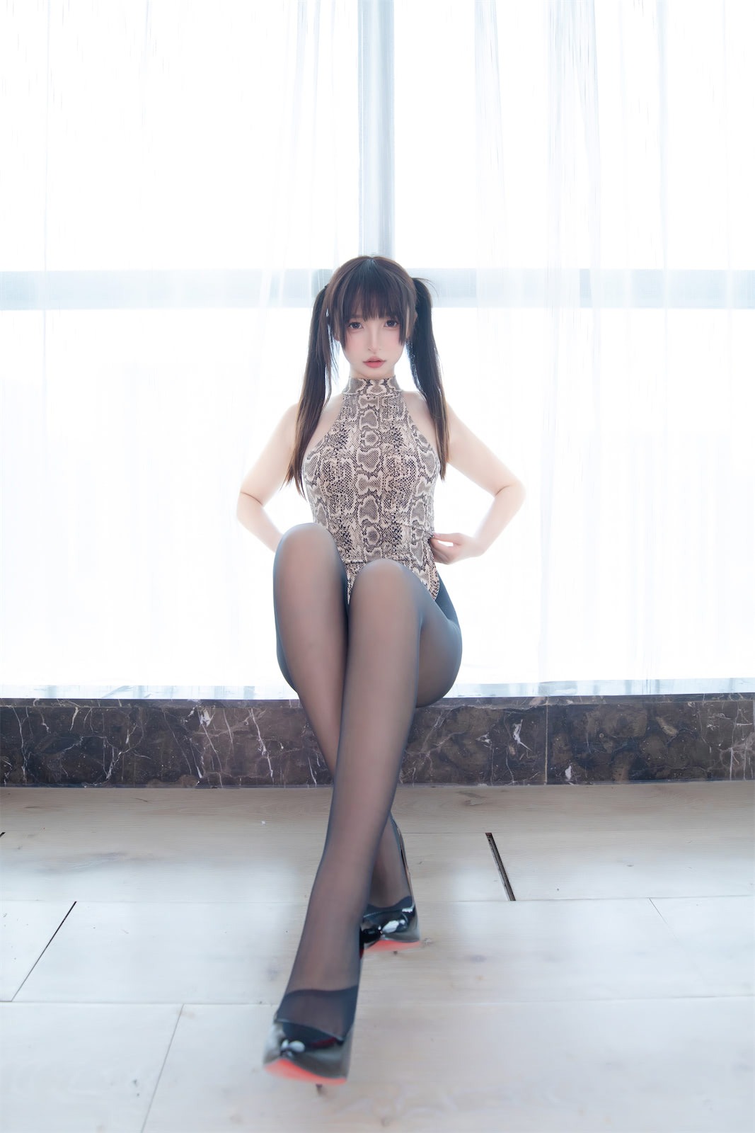 神楽坂真冬 蟒纹旗袍 8