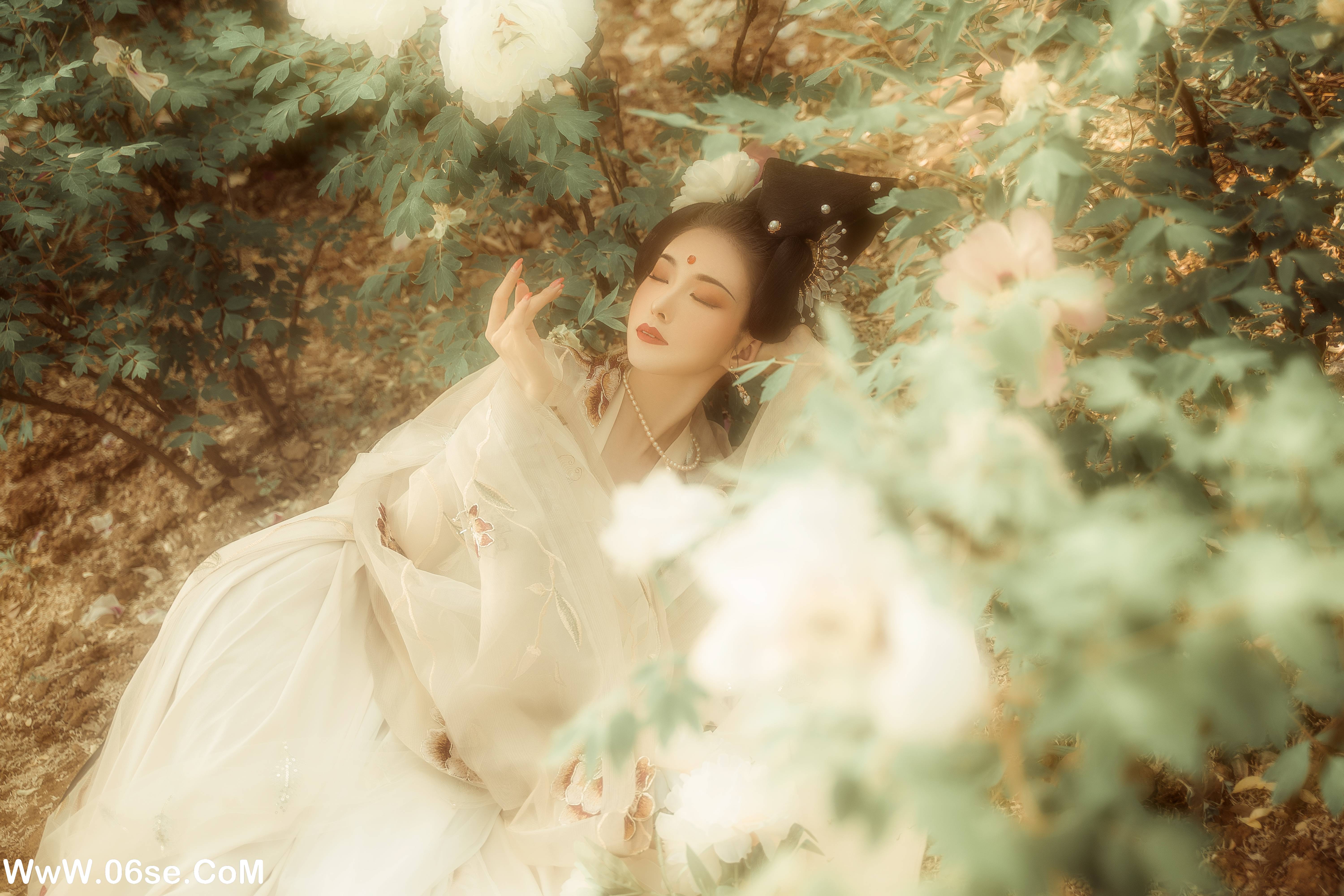 图片[21]-[YITUYU艺图语]2022.09.20 花想容 笔墨瞎伺候[34+1P／270MB]-六色网