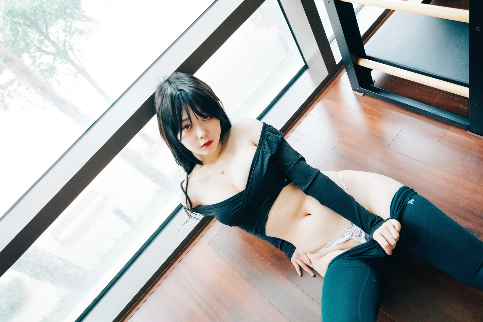 ZIA.Kwon 권지아, [Loozy] Pilates Instructor Set.01 3