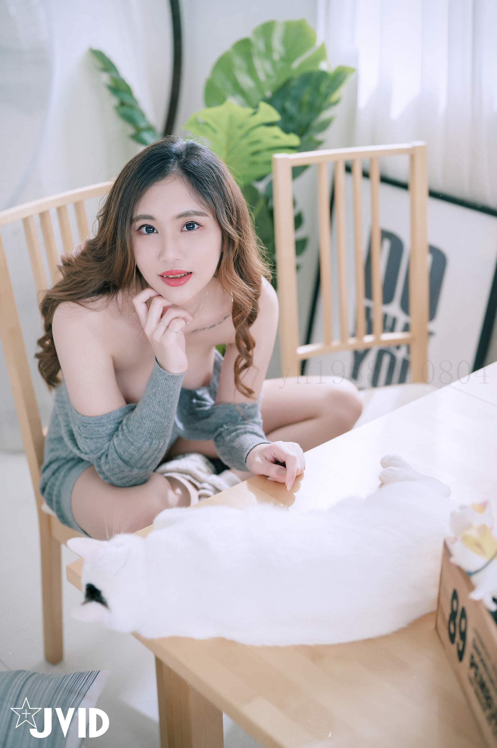 JVID精品 美乳女神Jessica到友人家看貓被強制高潮 Set.02 15