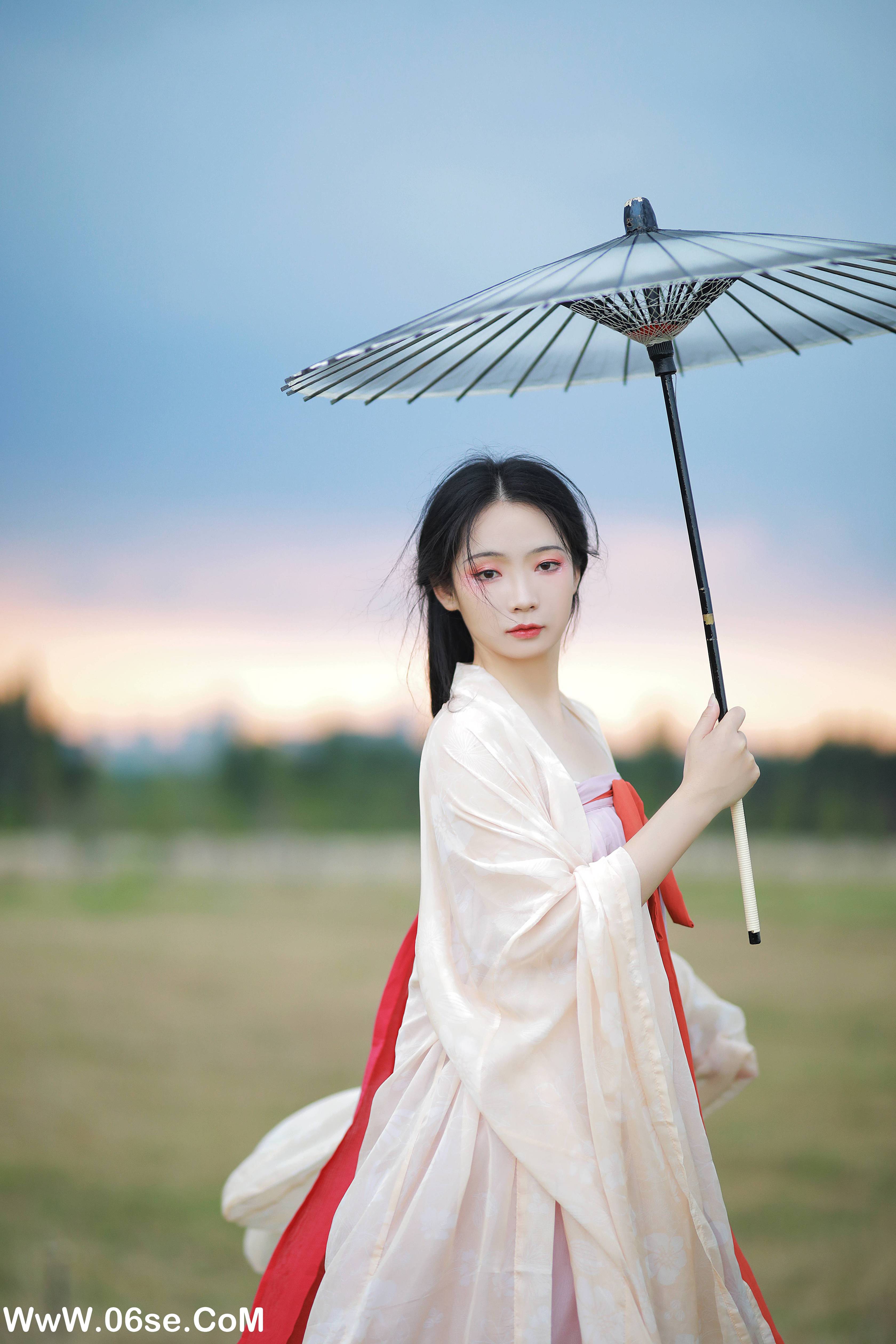 图片[2]-[YITUYU艺图语]2022.09.26 不归客 落花人独立[33+1P／630MB]-六色网