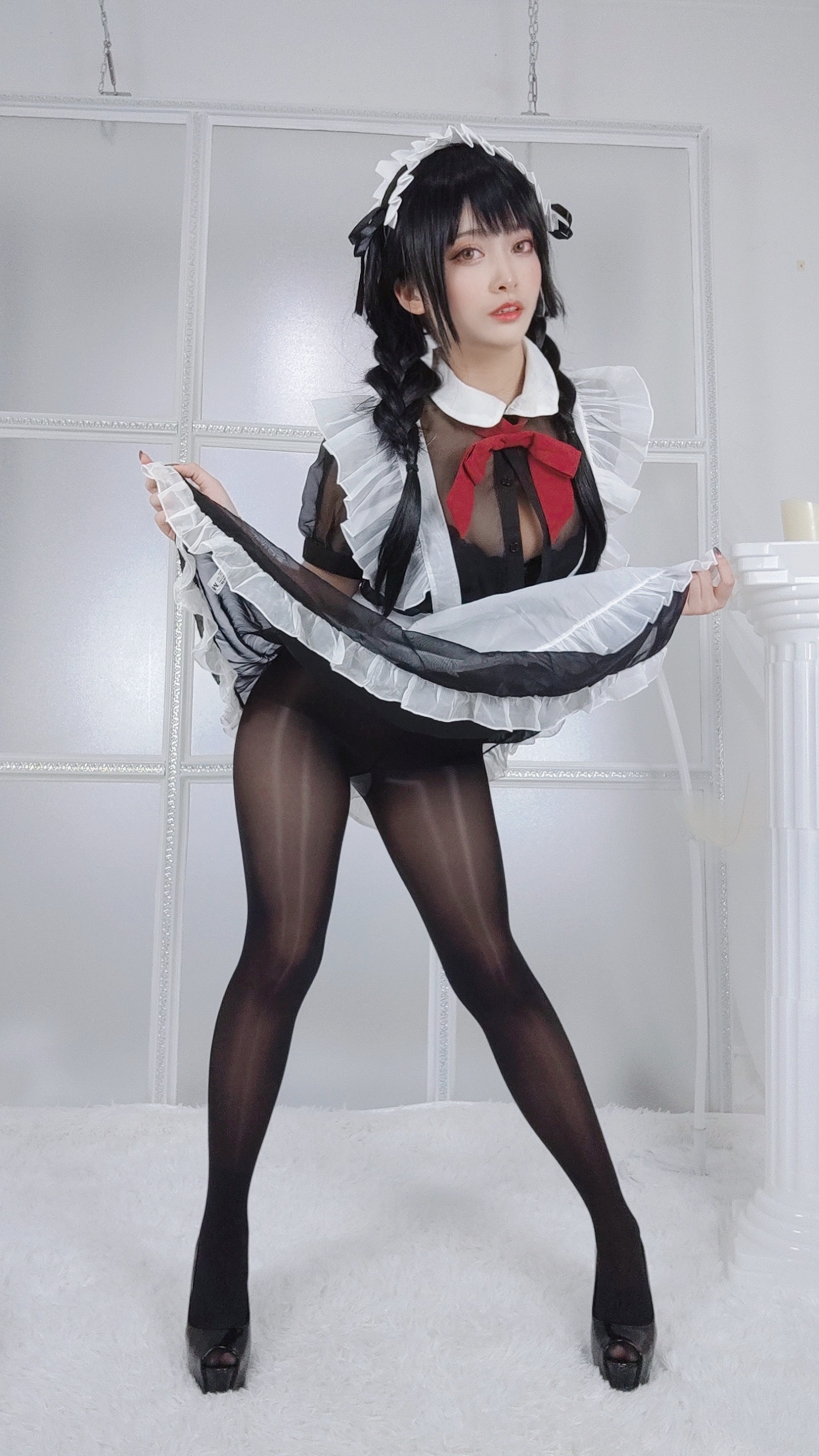 洛璃LoLiSAMA - 黑丝女仆 93P 2V 535MB 39