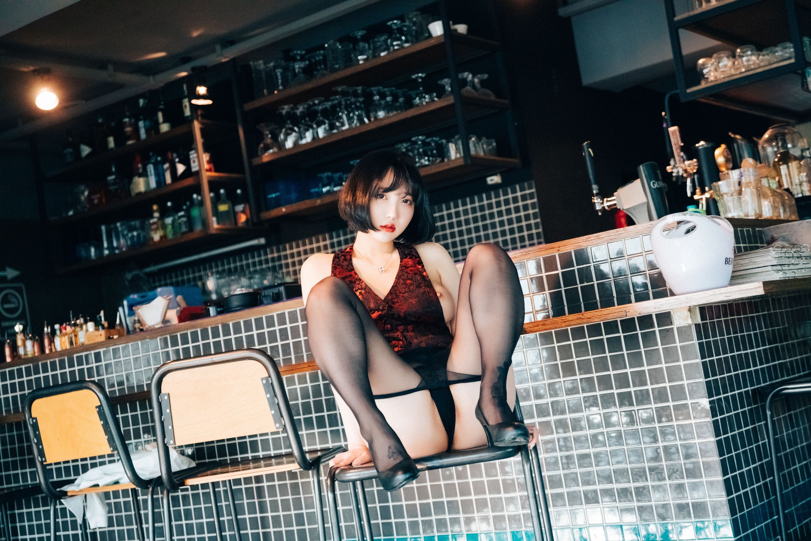 孙乐乐 - [Loozy] Son Ye-Eun (손예은) - Tainted Love Bar 19